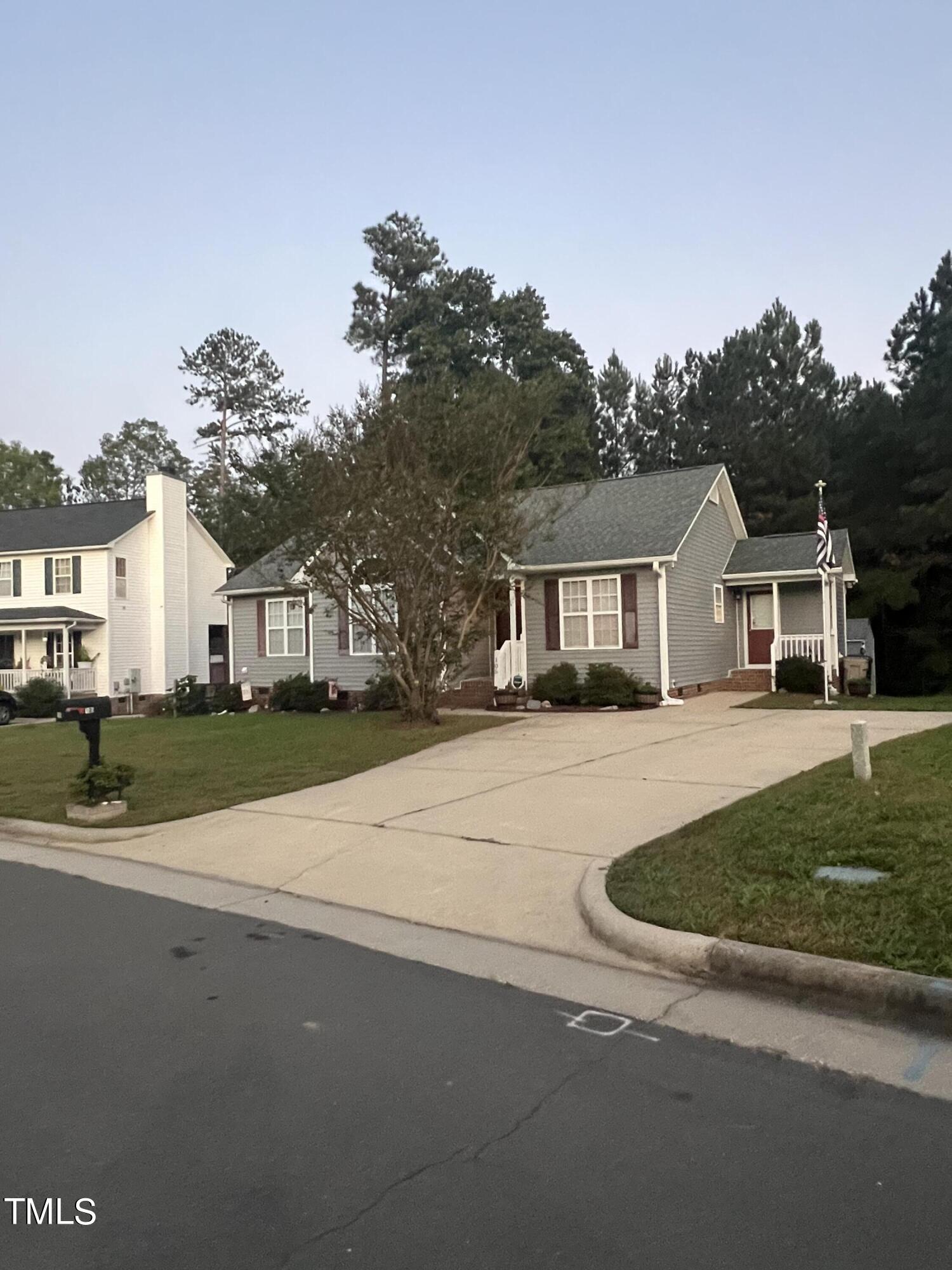 105 Gentle Rio Court Property Photo 4