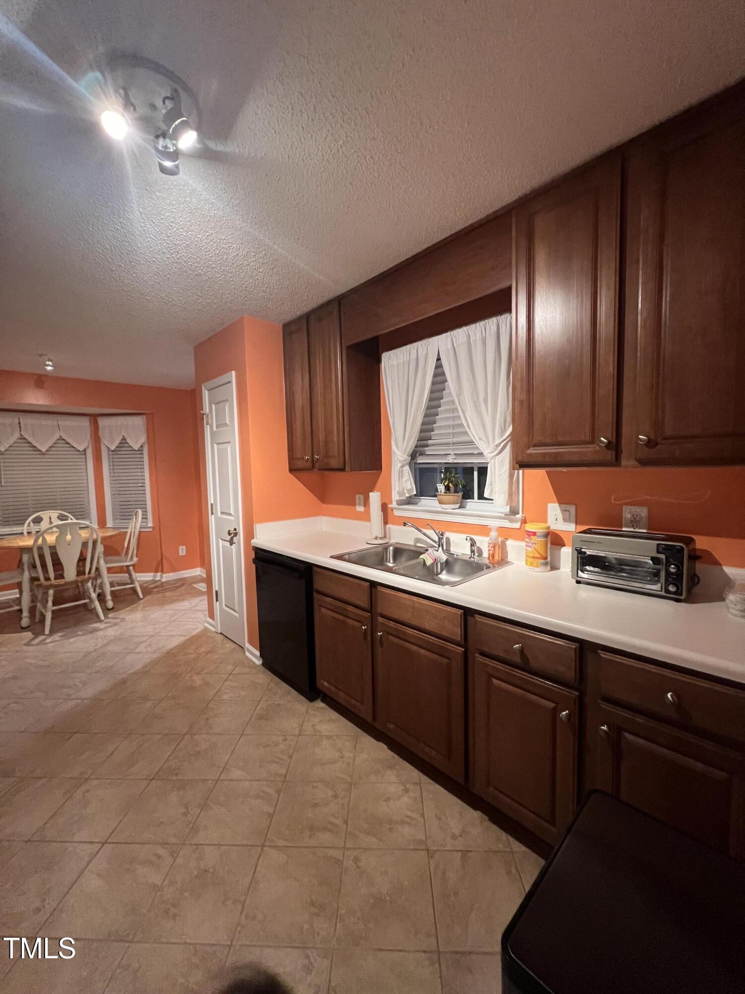 105 Gentle Rio Court Property Photo 7