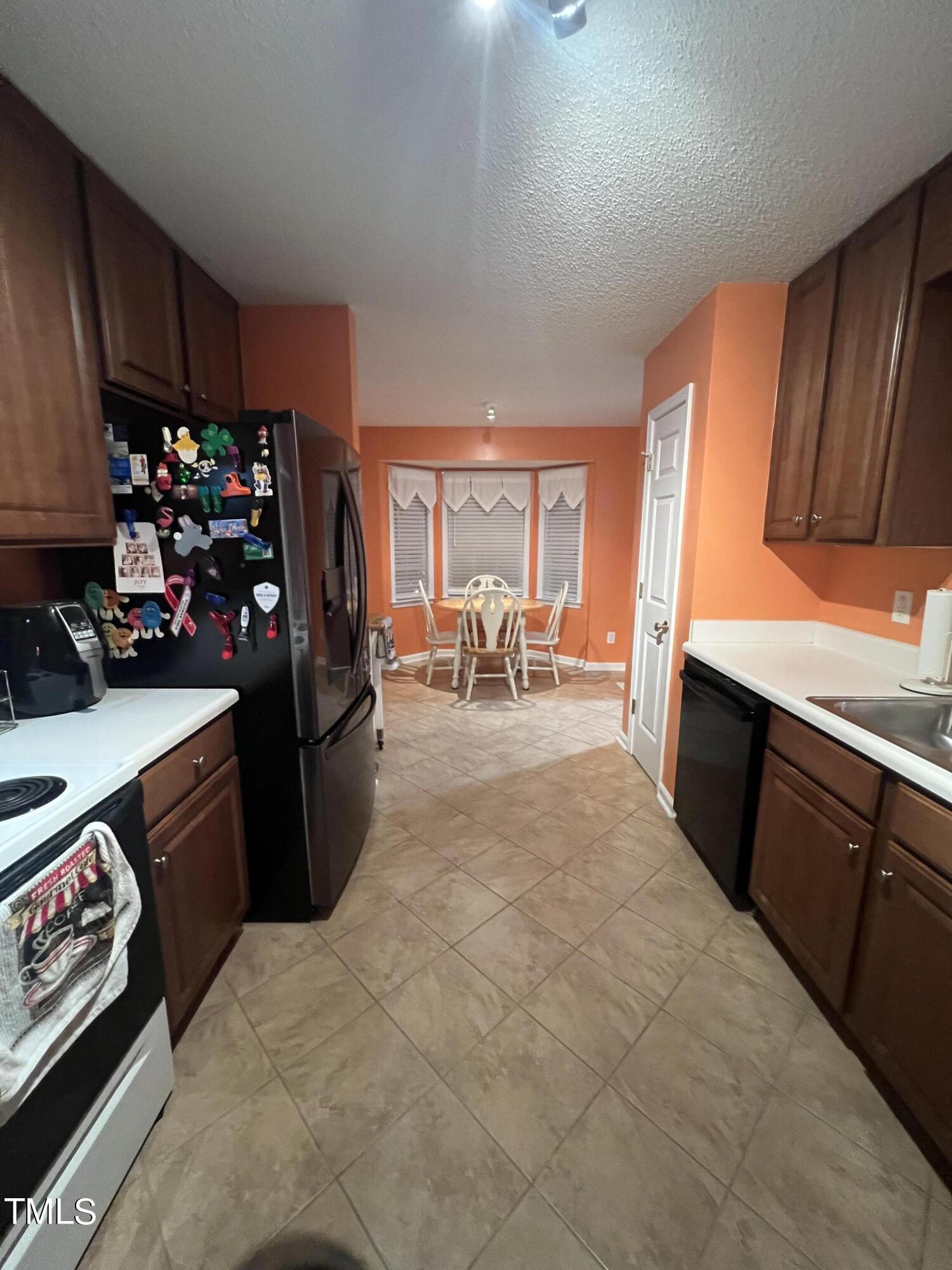 105 Gentle Rio Court Property Photo 8