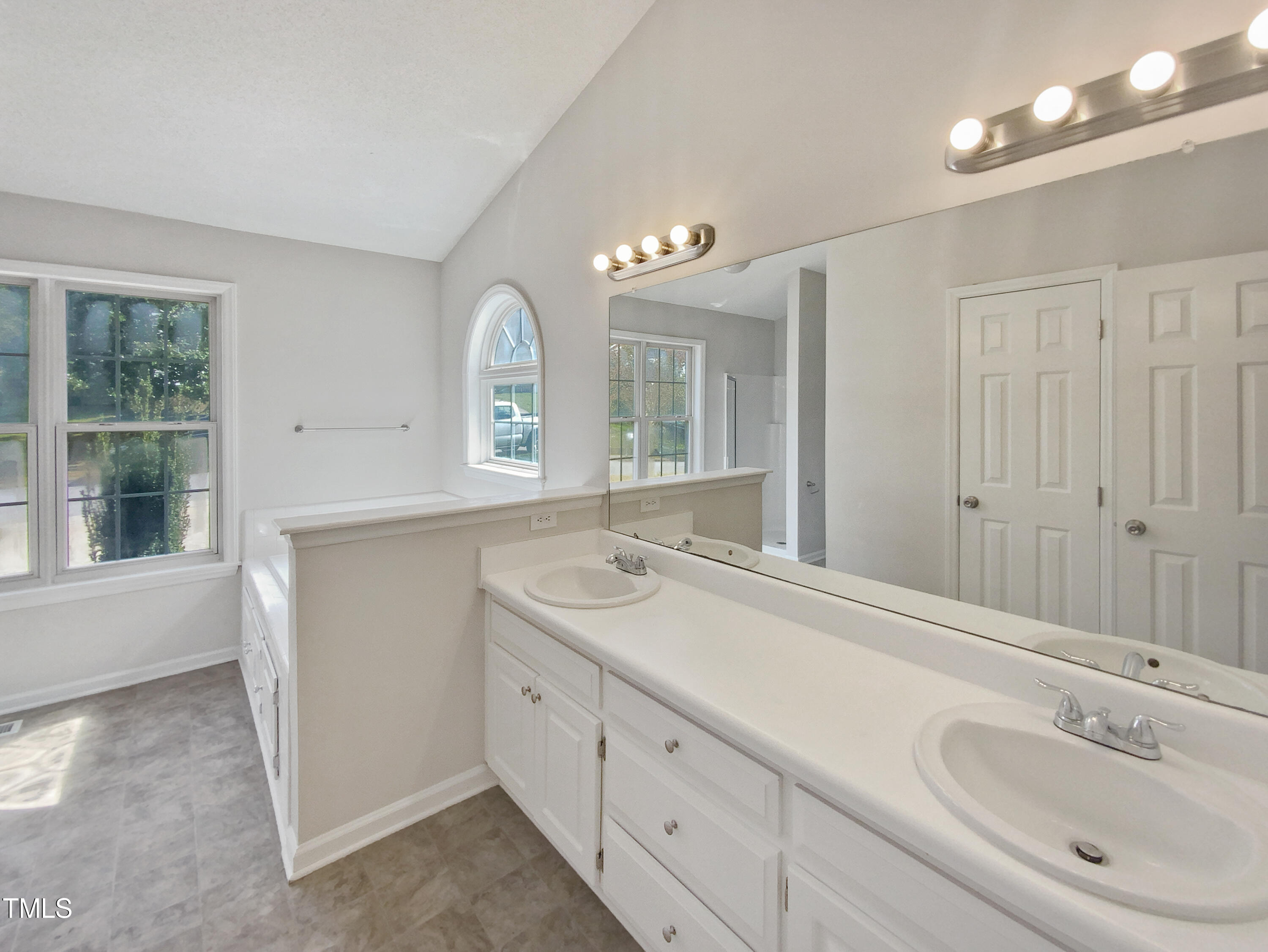 6849 Coventry Ridge Road Property Photo 7