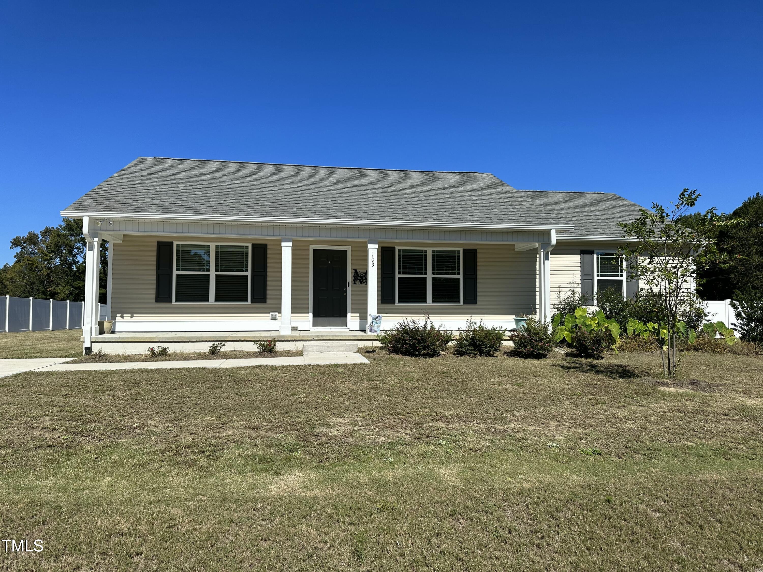 103 Hampshire Place Property Photo