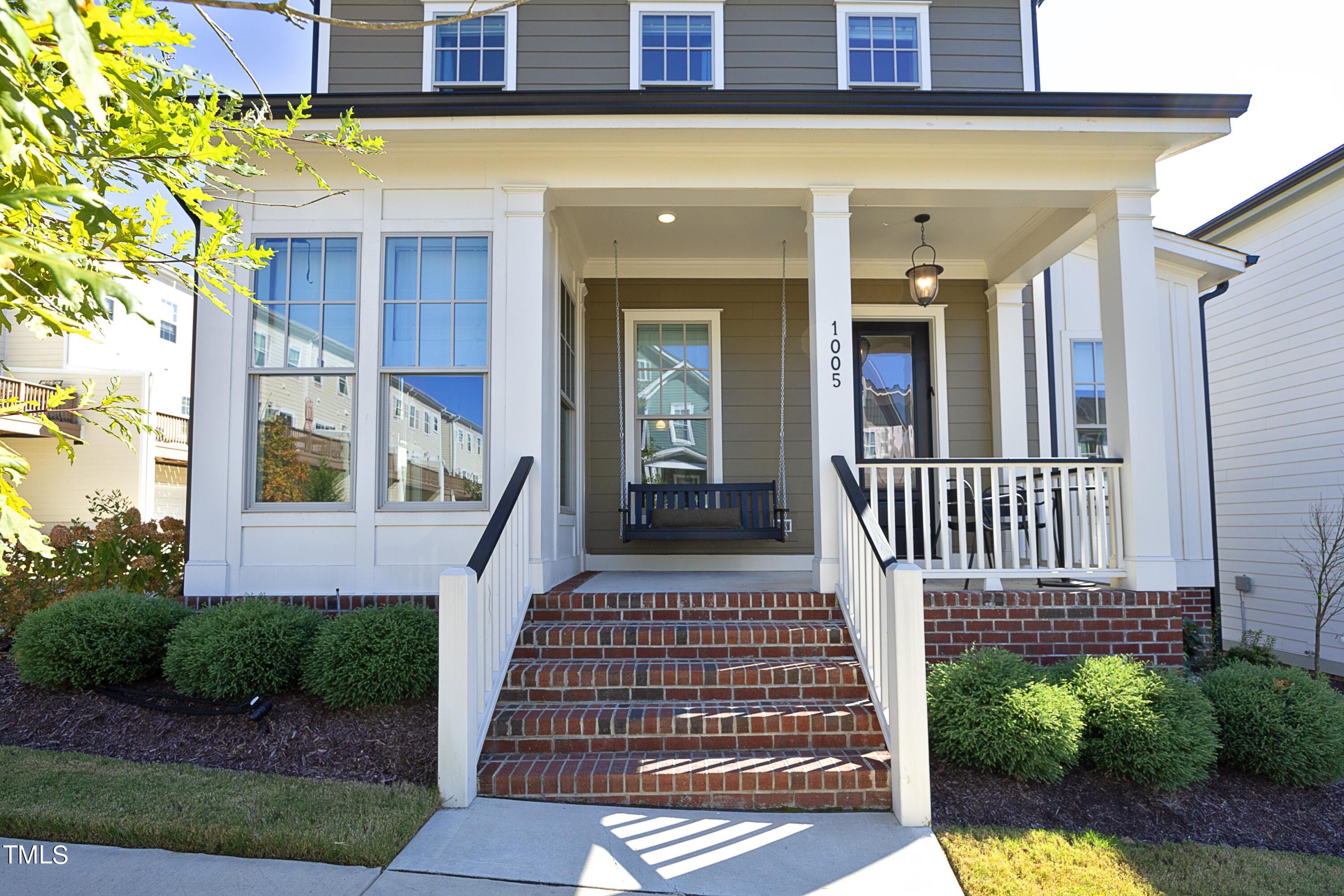 1005 Whistler Street Property Photo 2