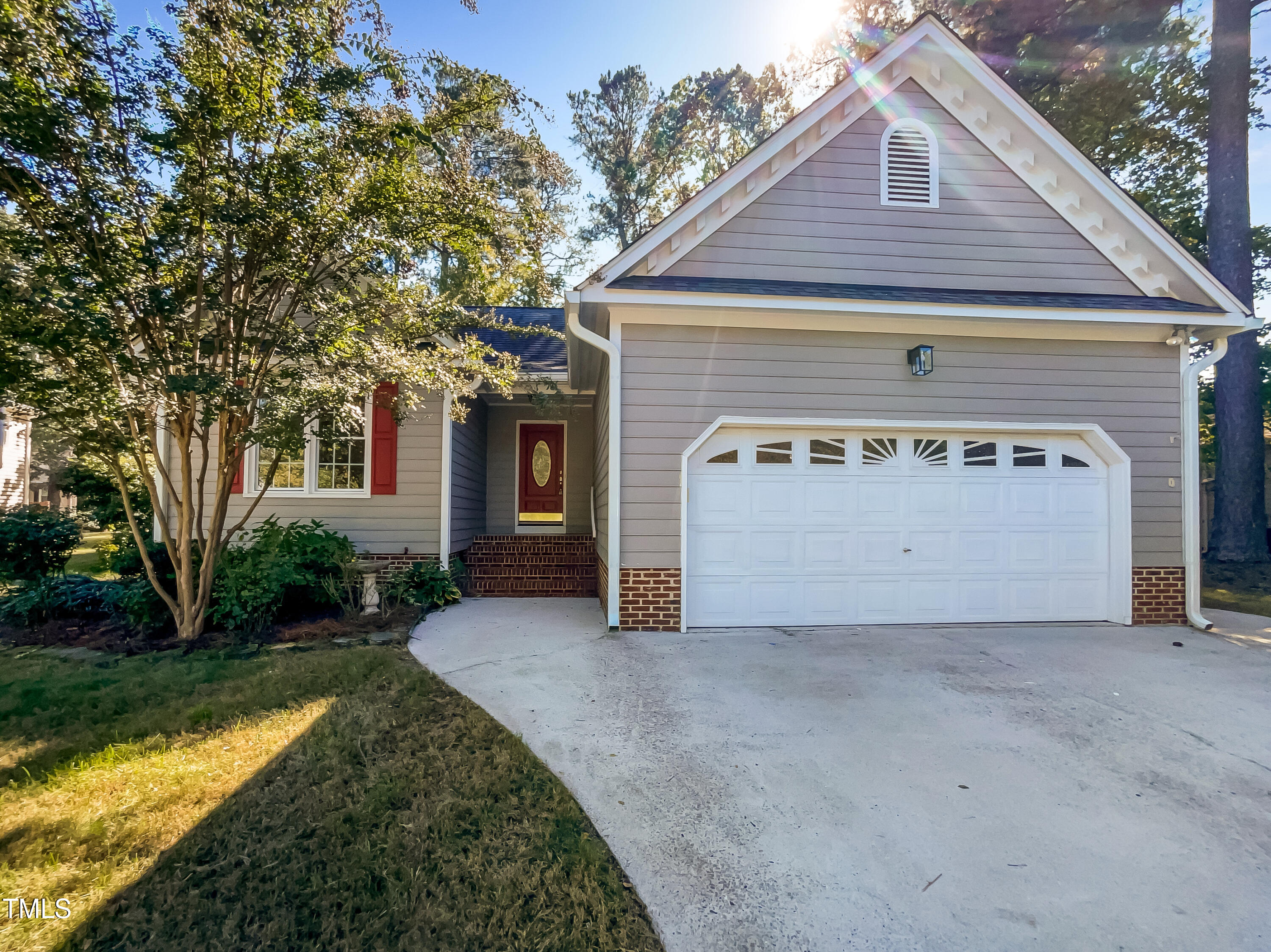 605 Holly Branch Drive Property Photo 1