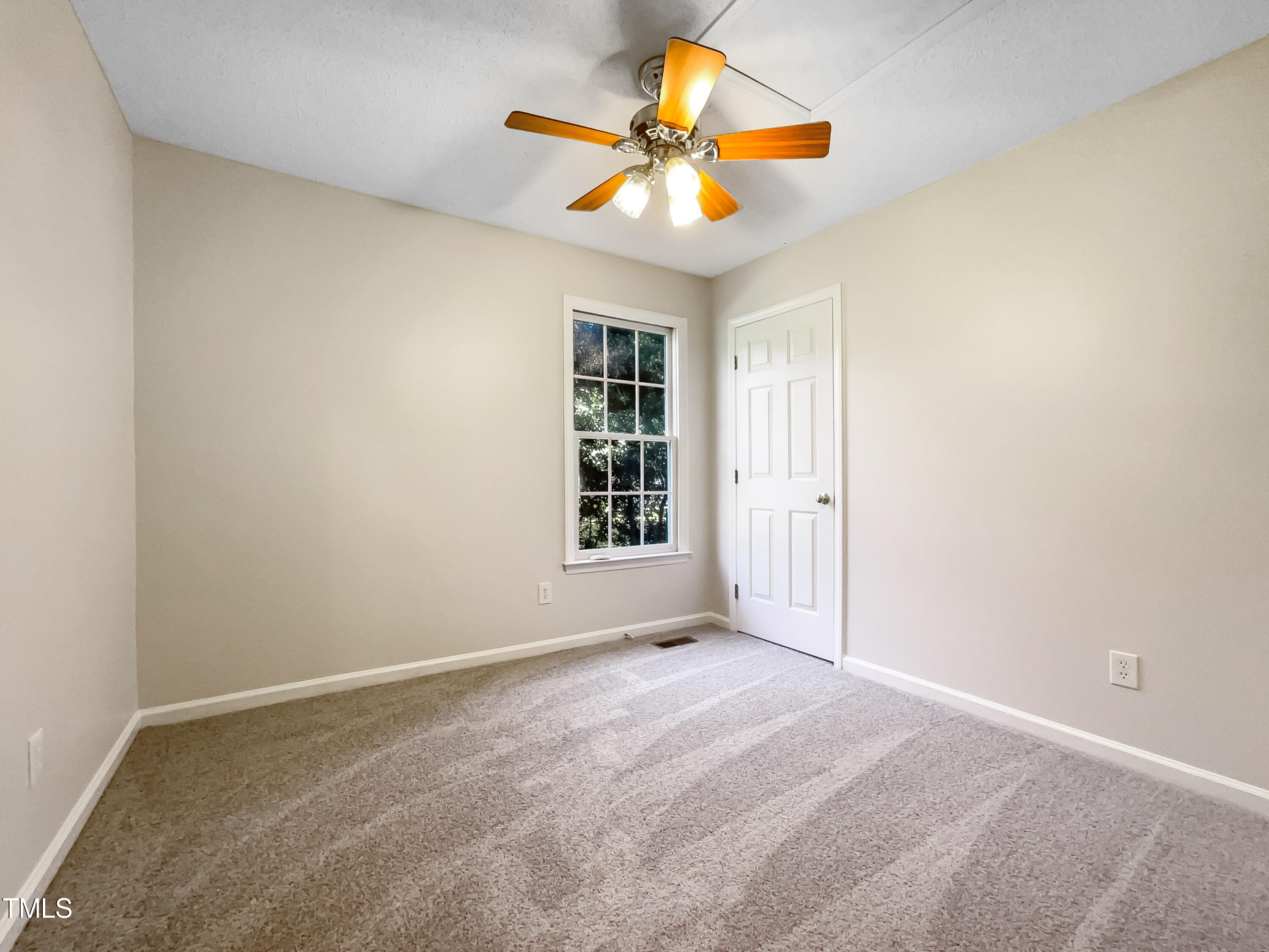 605 Holly Branch Drive Property Photo 11