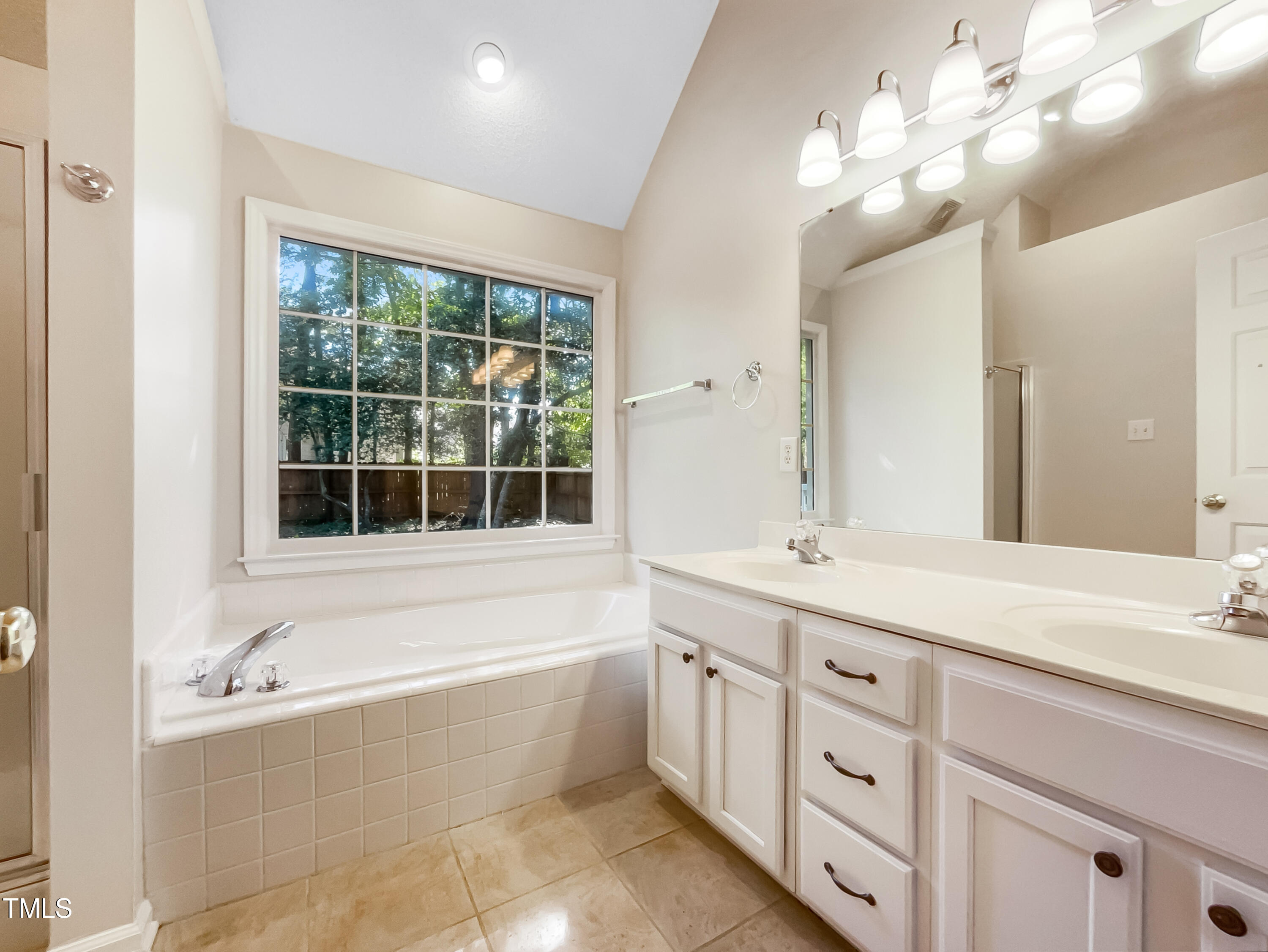 605 Holly Branch Drive Property Photo 19