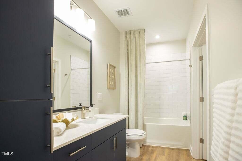 2000 Olivewood Street # B1 Property Photo 8