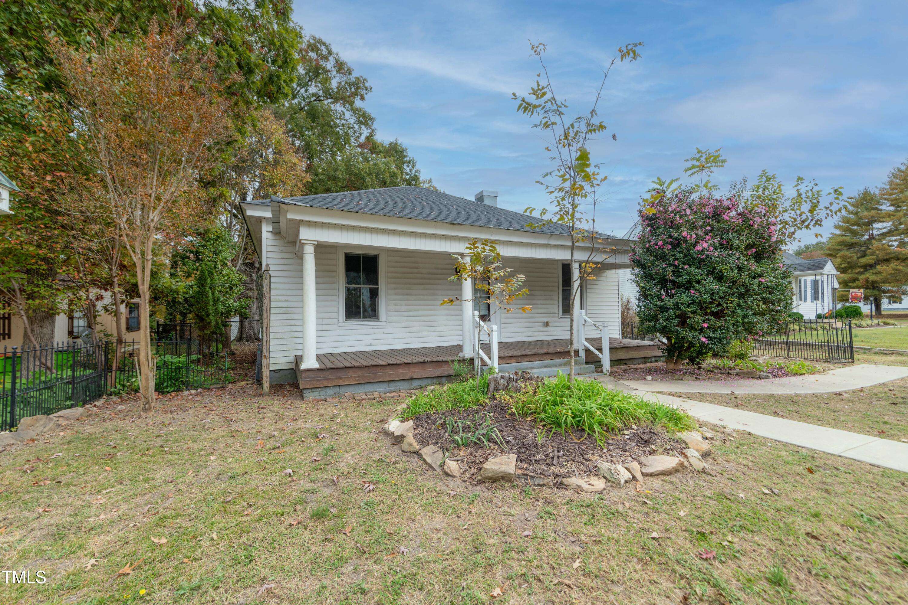 301 Ferguson Street Property Photo