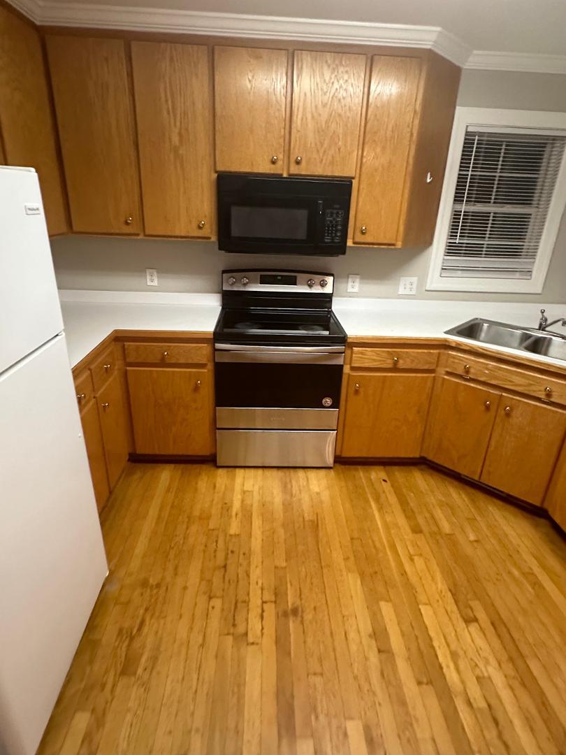 2924 Golden Oak Court Property Photo 4