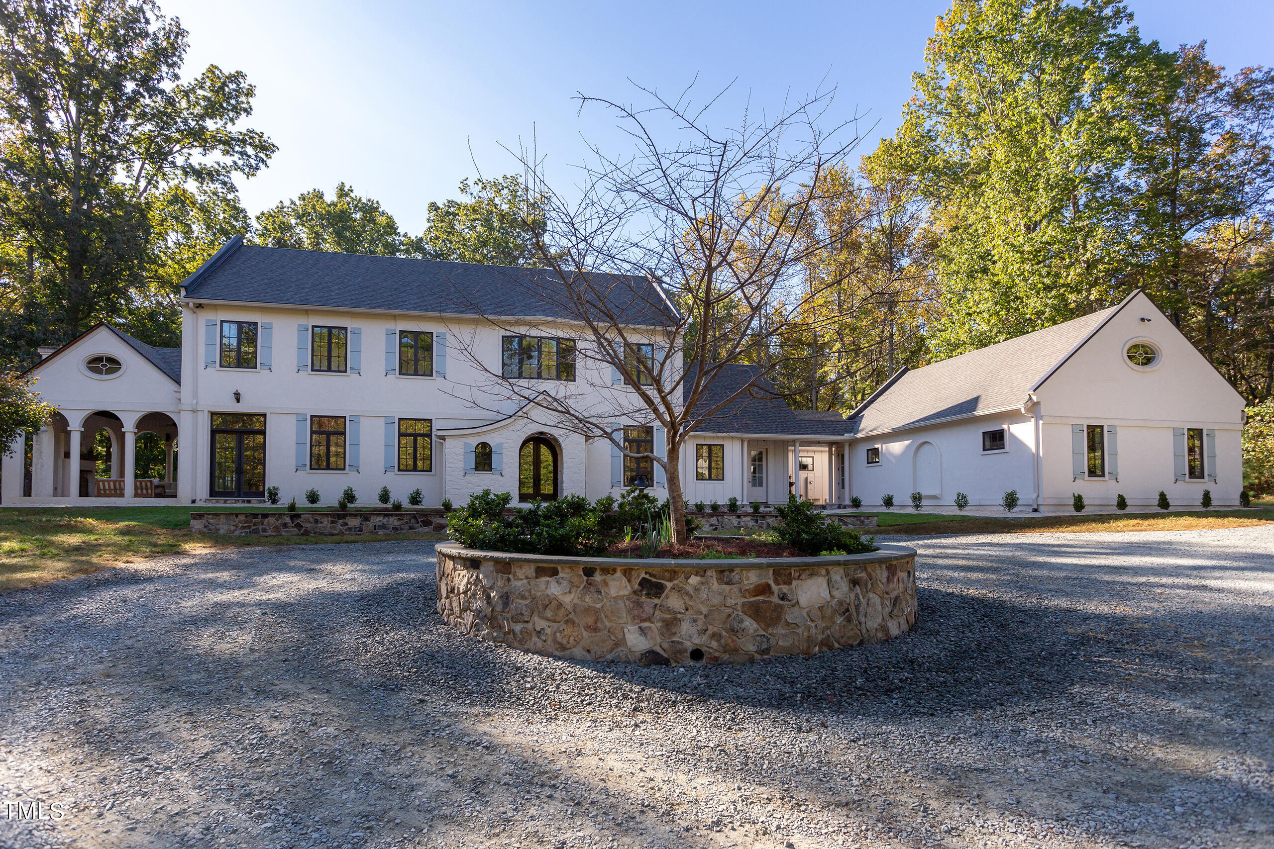 781 Smith Level Road Property Photo 4
