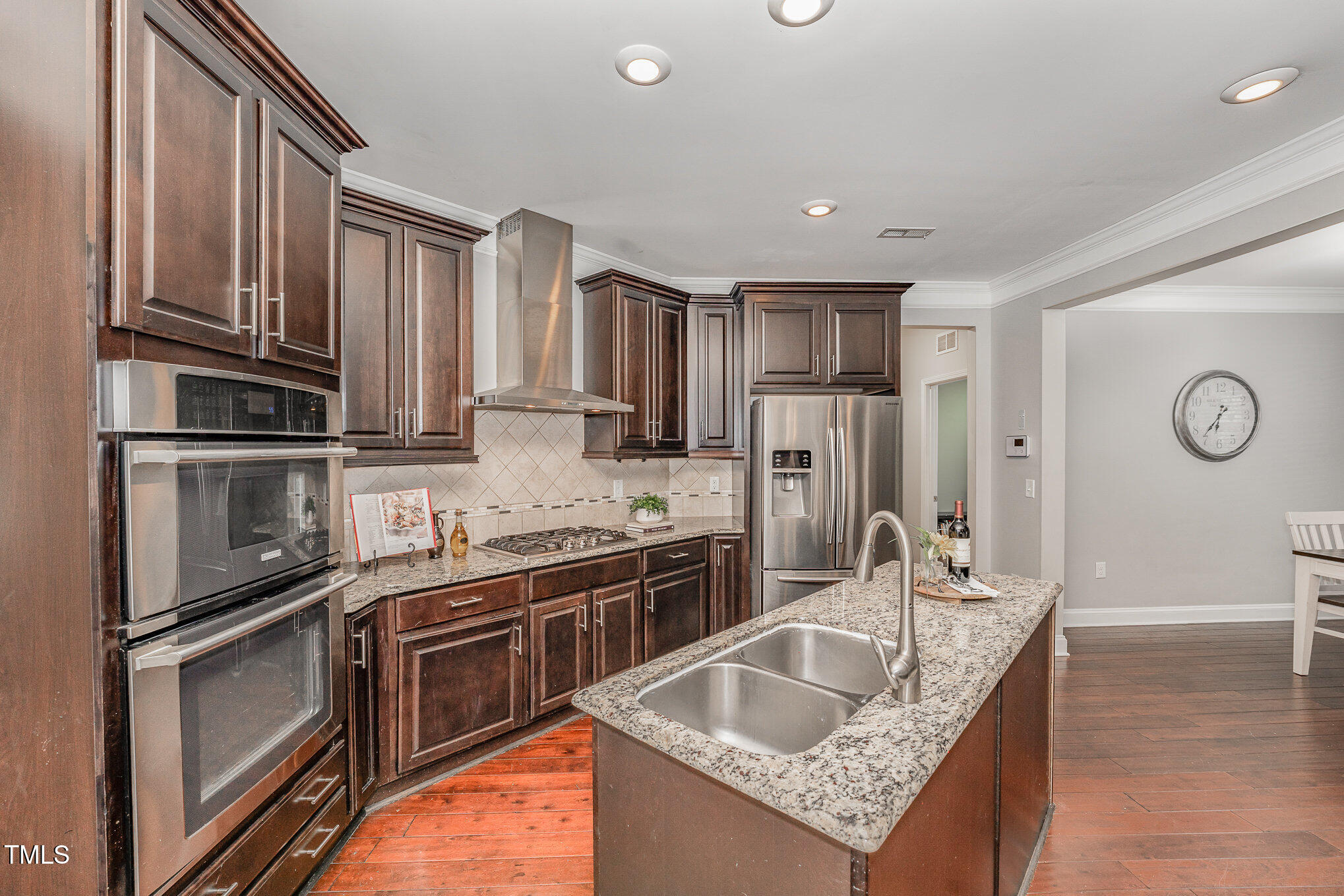 2716 Bushy Lake Cove Property Photo 4