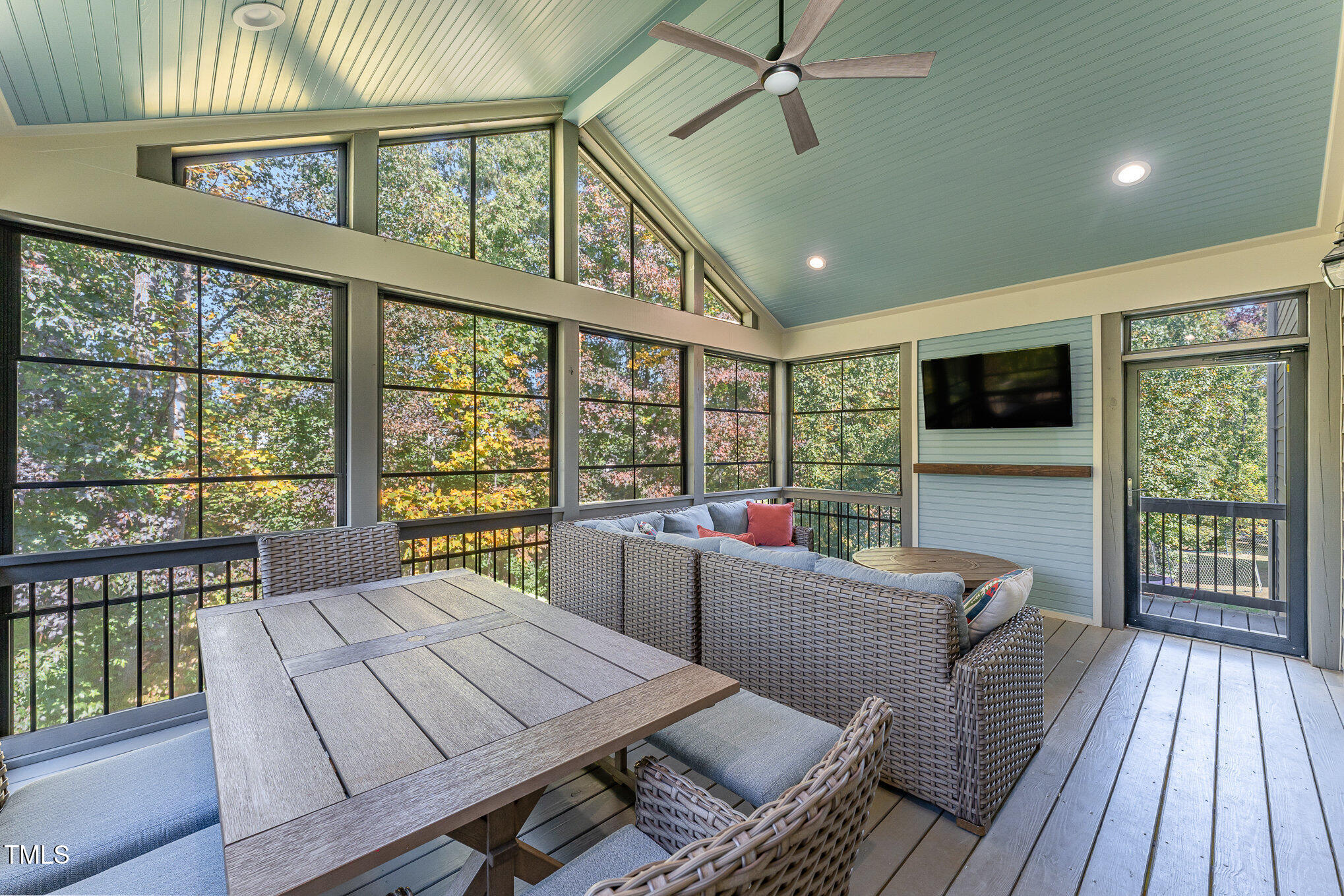 2716 Bushy Lake Cove Property Photo 14
