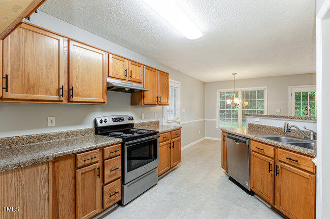 5008 Dantonville Court Property Photo 10