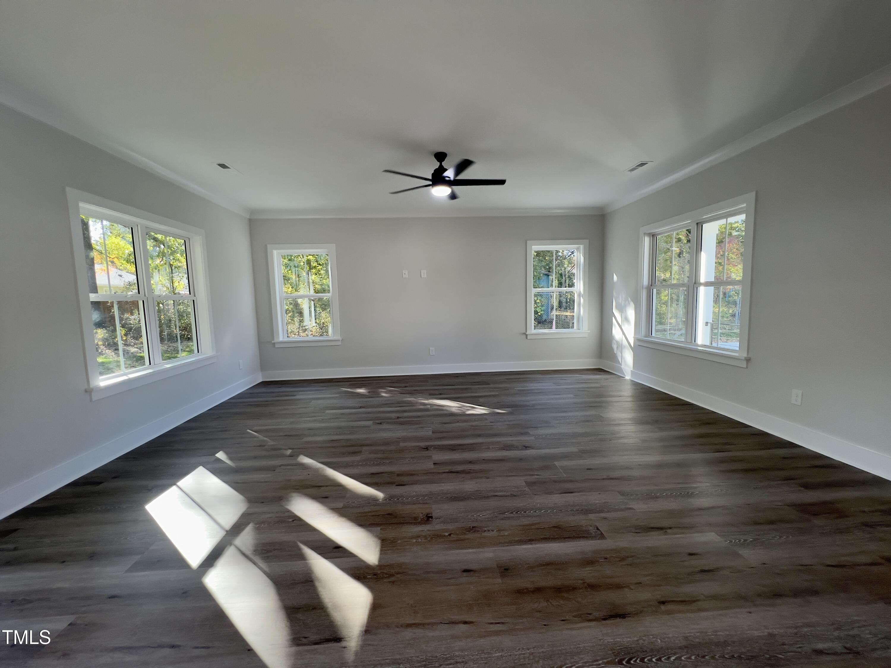 2710 - A Mansfield Avenue Property Photo 10