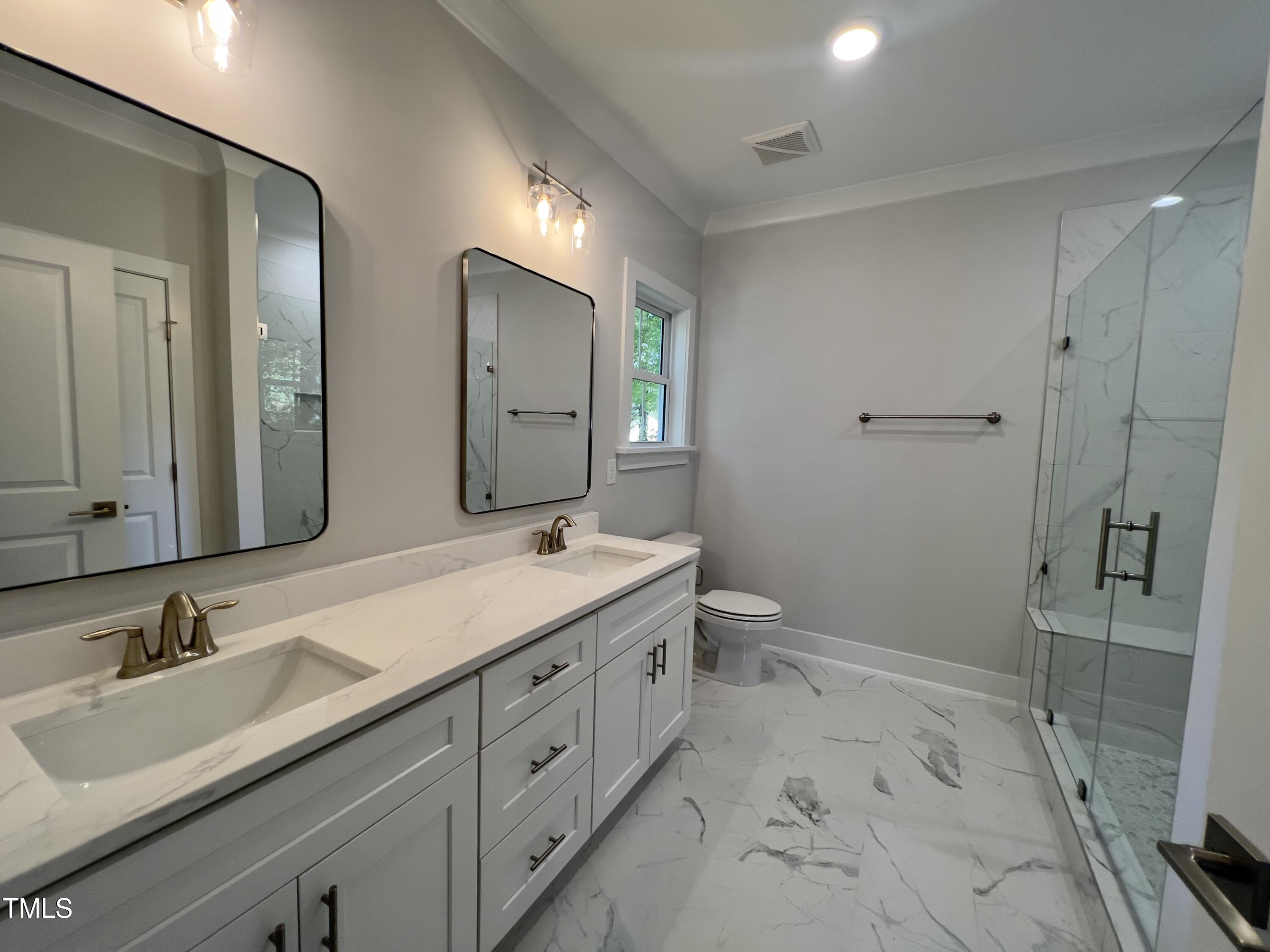 2710 - A Mansfield Avenue Property Photo 14