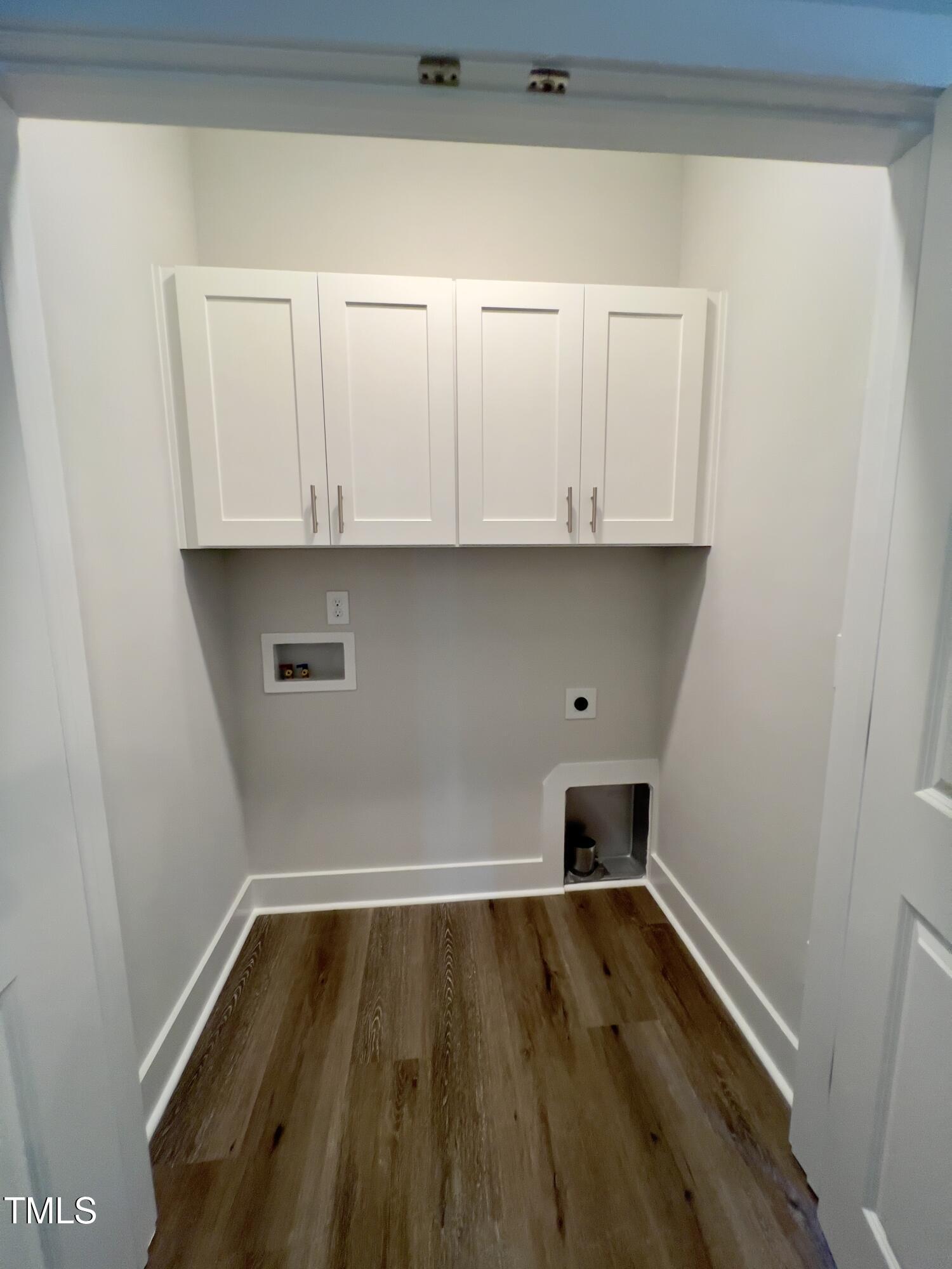 2710 - A Mansfield Avenue Property Photo 18