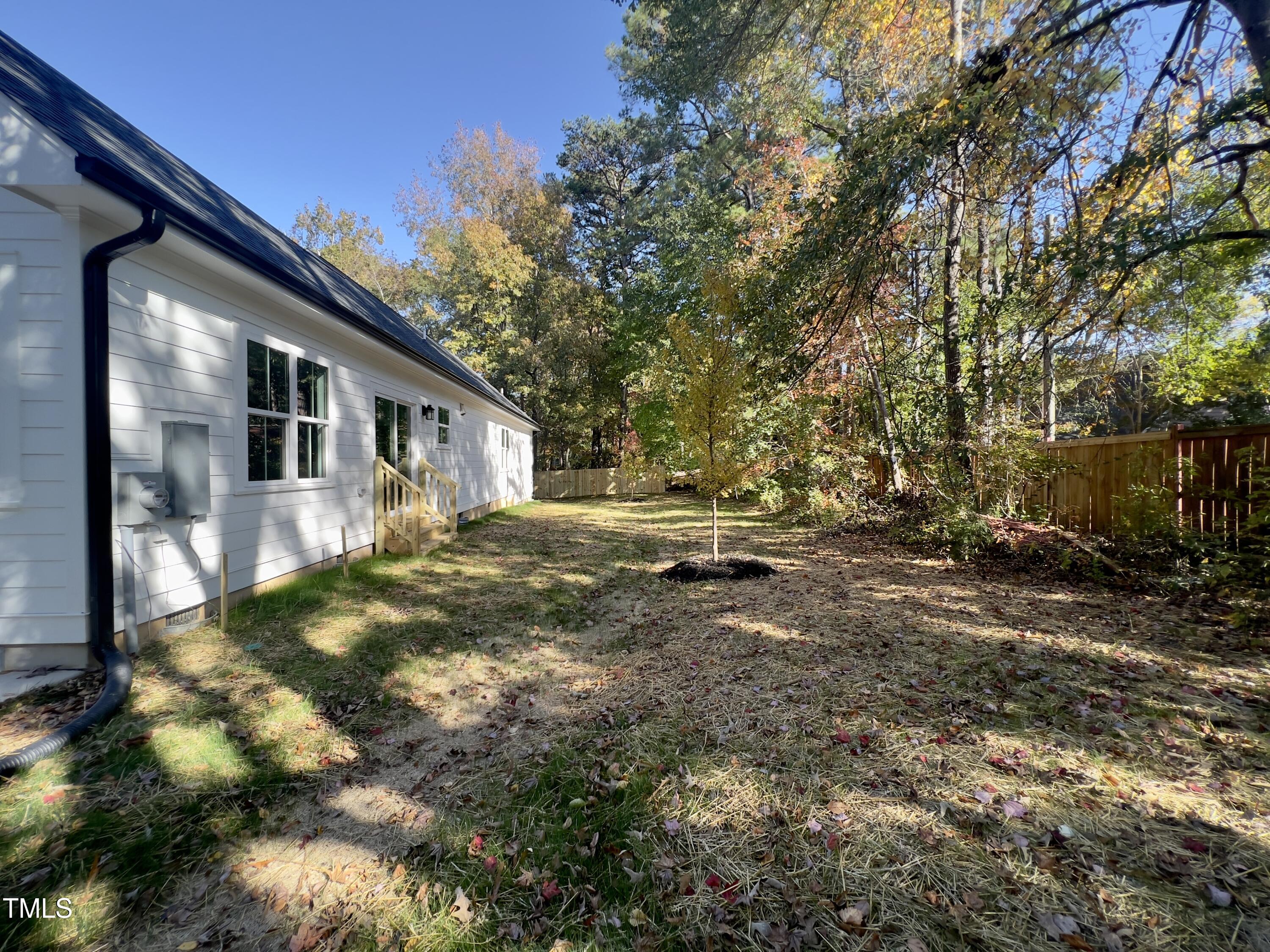 2710 - A Mansfield Avenue Property Photo 19