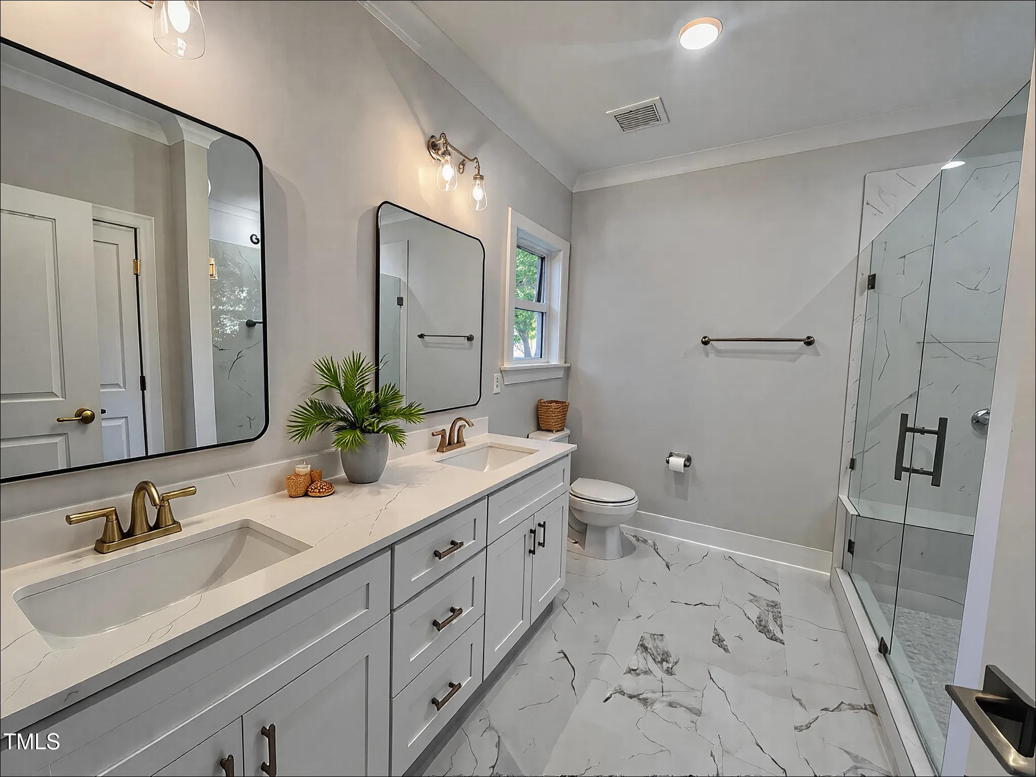 2710 - A Mansfield Avenue Property Photo 21