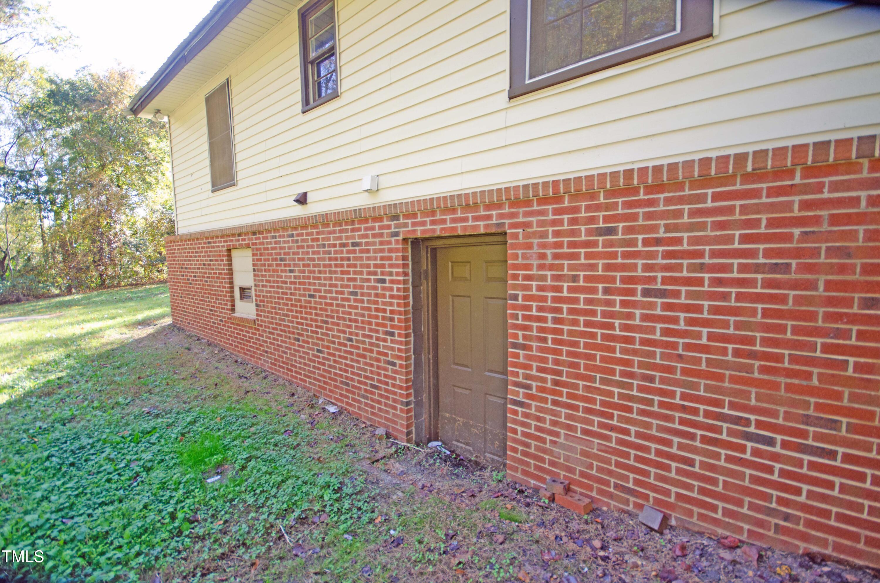 707 Burgess Circle Property Photo 7