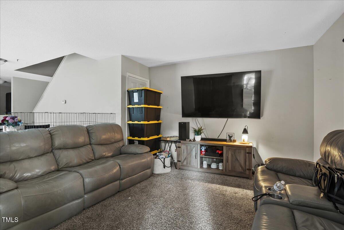 418 Devlin Place Property Photo 4