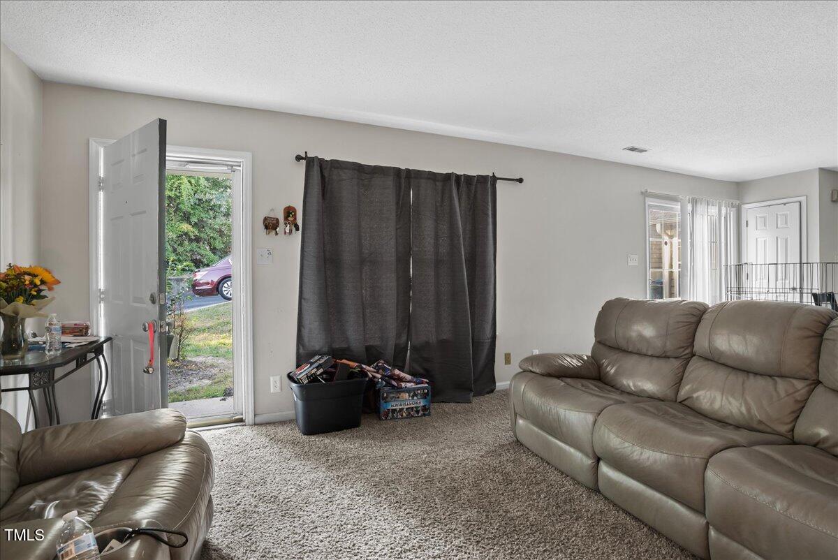 418 Devlin Place Property Photo 5