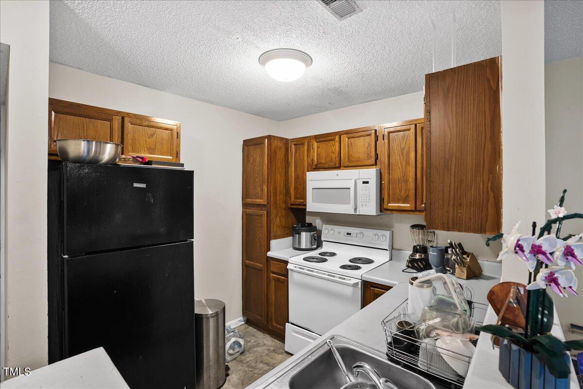 418 Devlin Place Property Photo 8