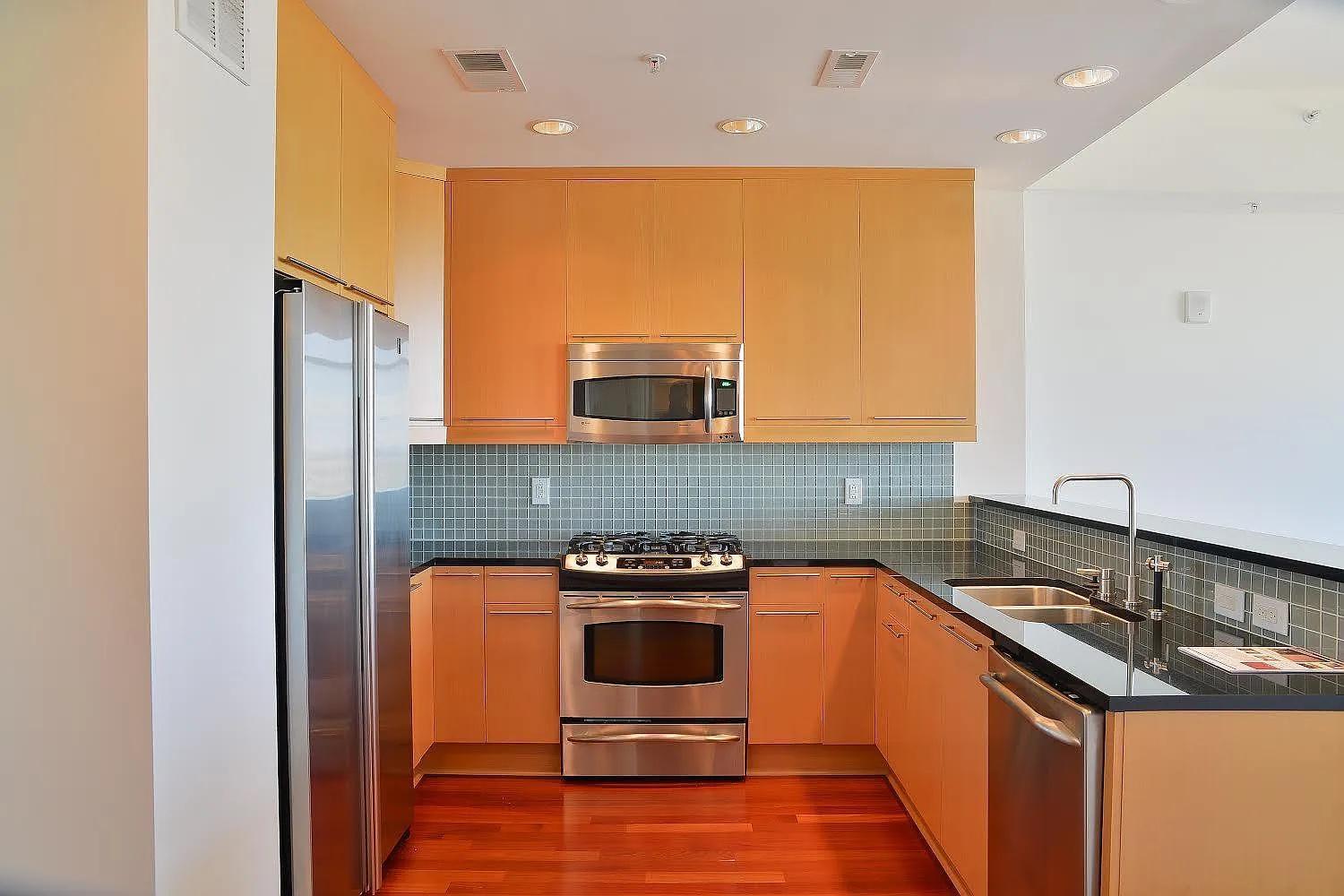 122 N Harrington Street # 1115 Property Photo 1