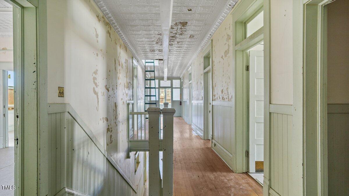 116 Young Street Property Photo 4