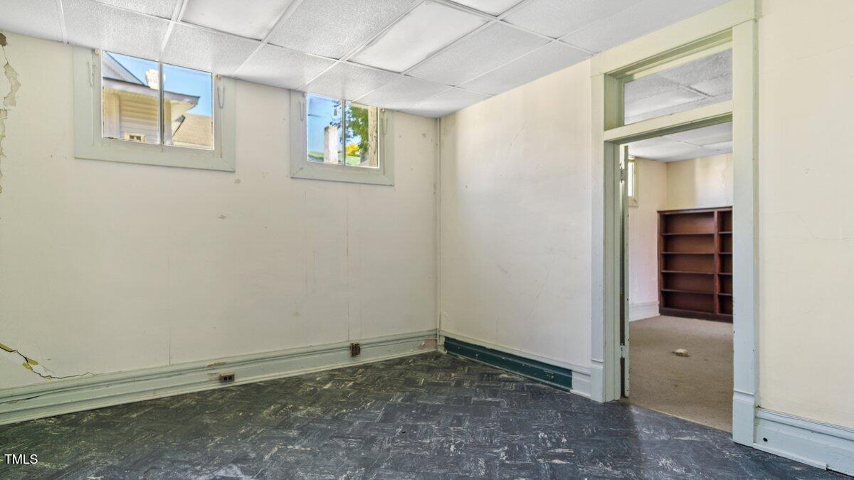 116 Young Street Property Photo 9