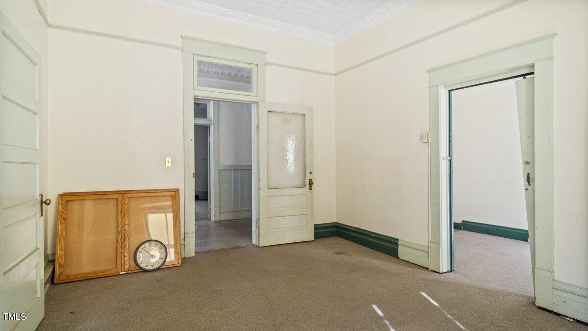 116 Young Street Property Photo 11