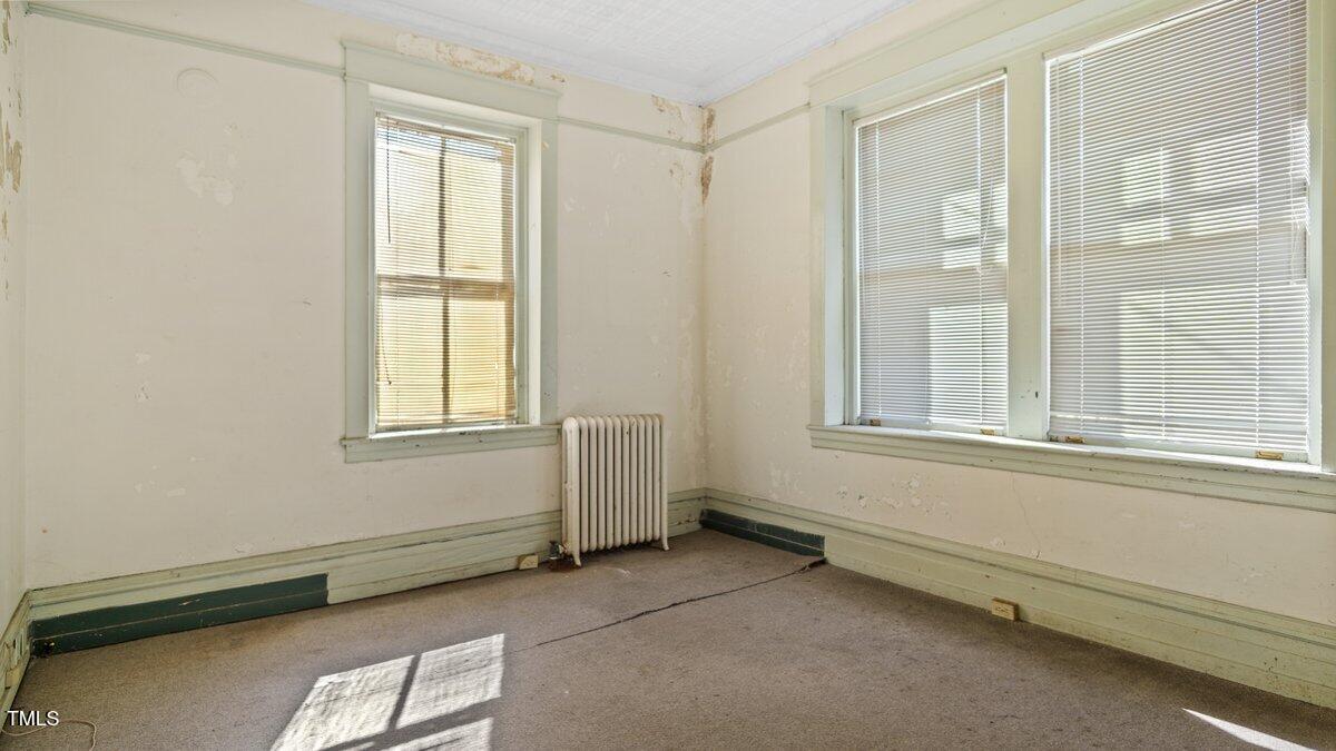 116 Young Street Property Photo 12