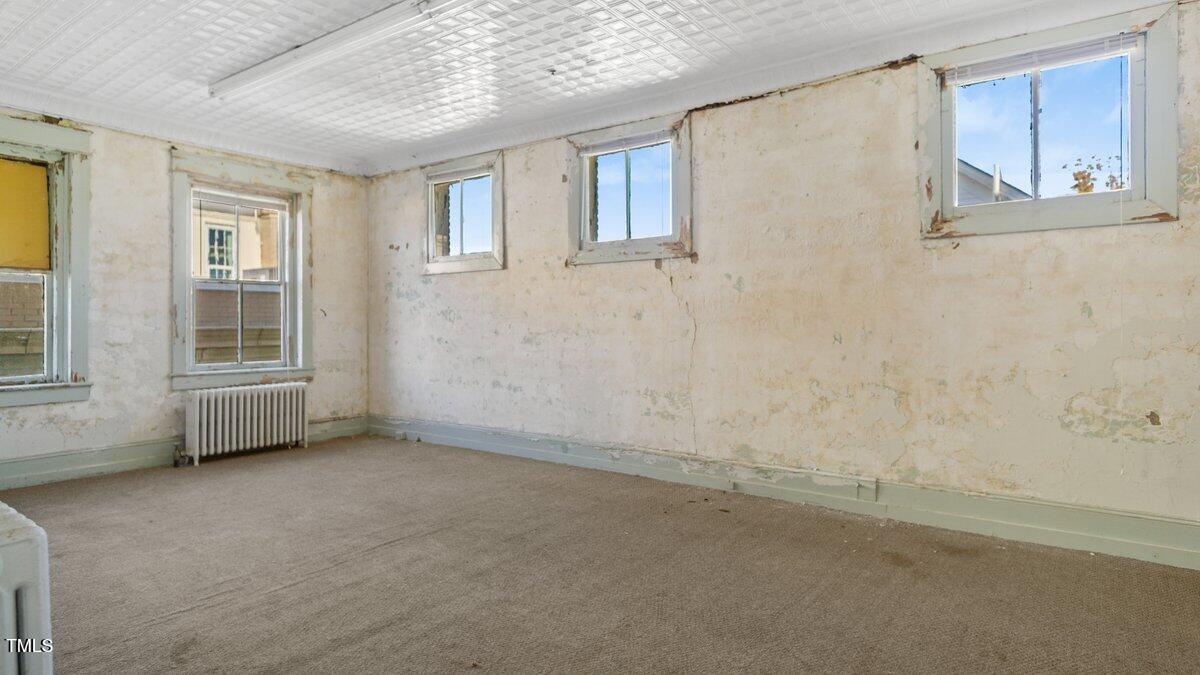 116 Young Street Property Photo 15