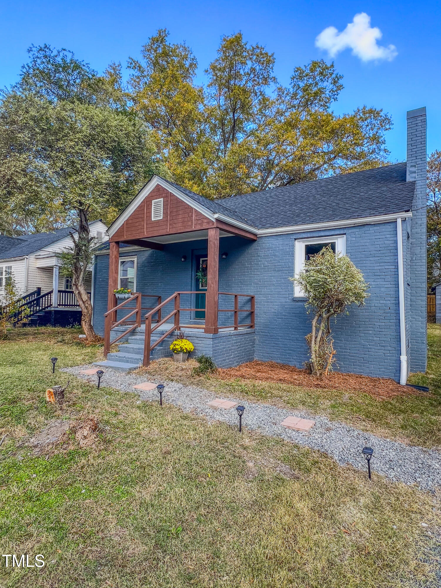 304 Cherry Grove Street Property Photo 4