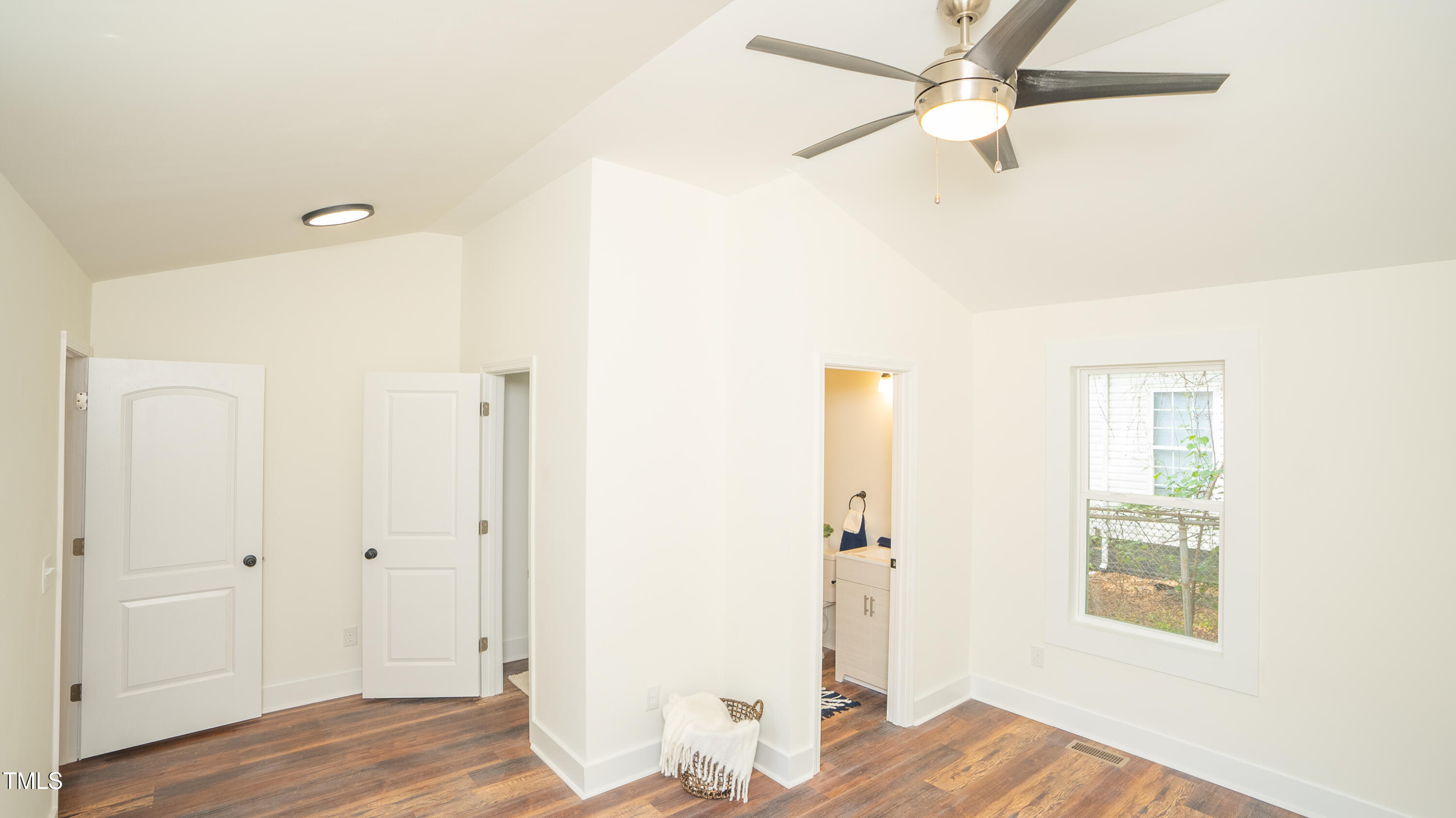 304 Cherry Grove Street Property Photo 27