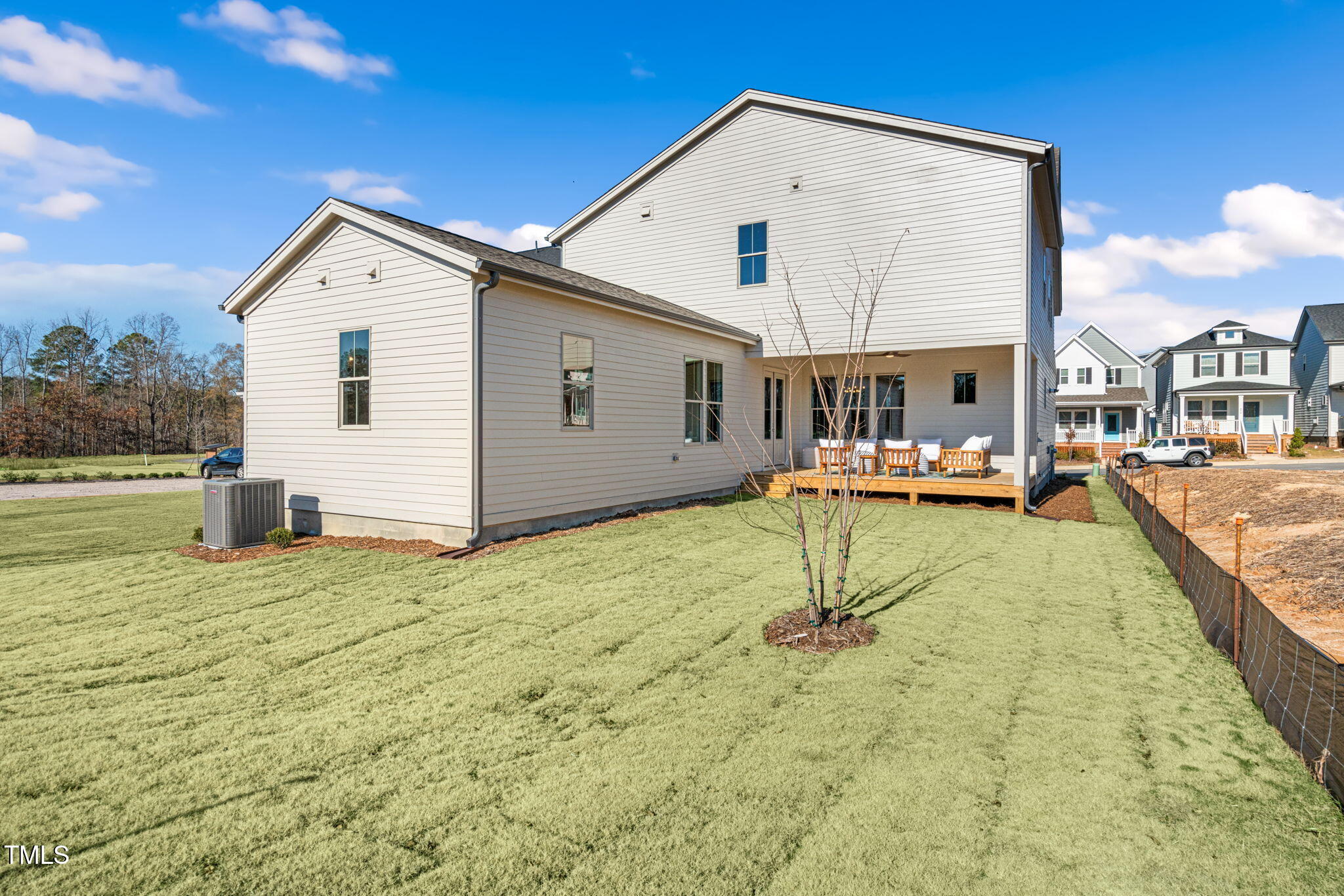 465 Douglas Falls Drive Property Photo 44
