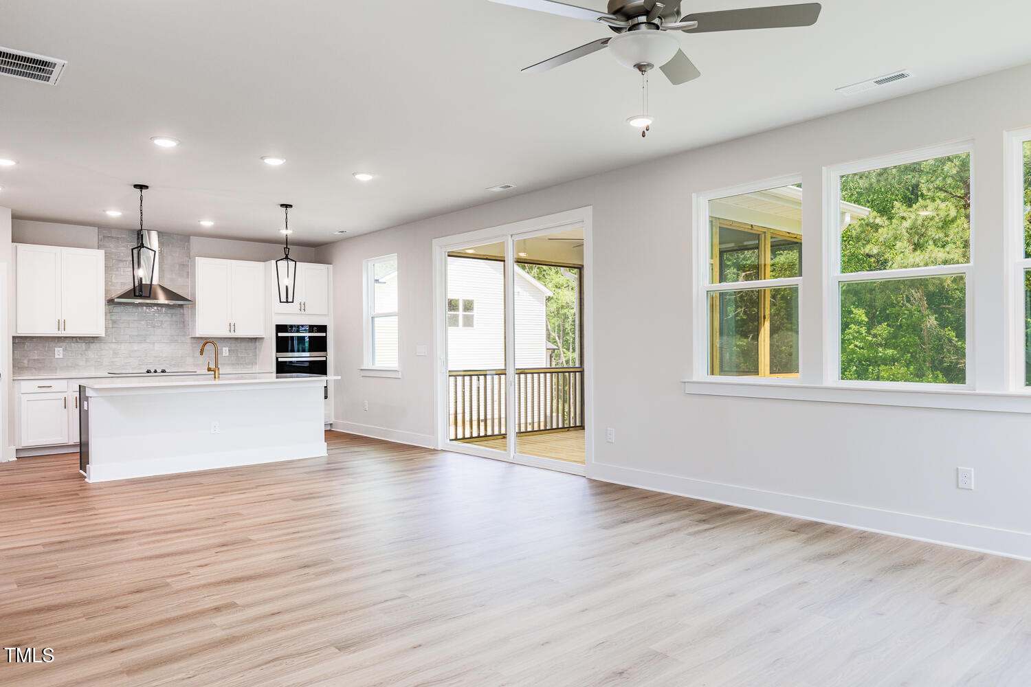 240 Fast Pitch Lane Property Photo 8
