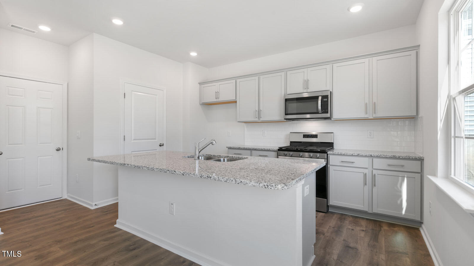 1131 Misty Creek Drive Property Photo 8