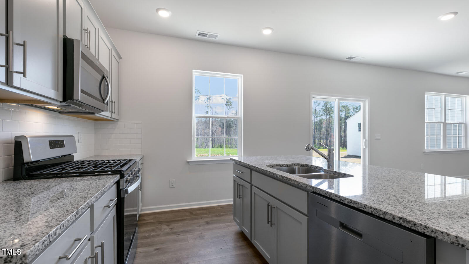 1131 Misty Creek Drive Property Photo 9