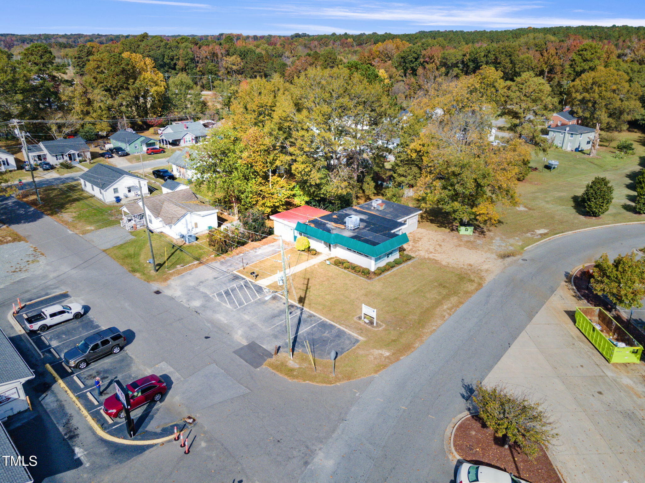 707 Lassiter Street Property Photo 4