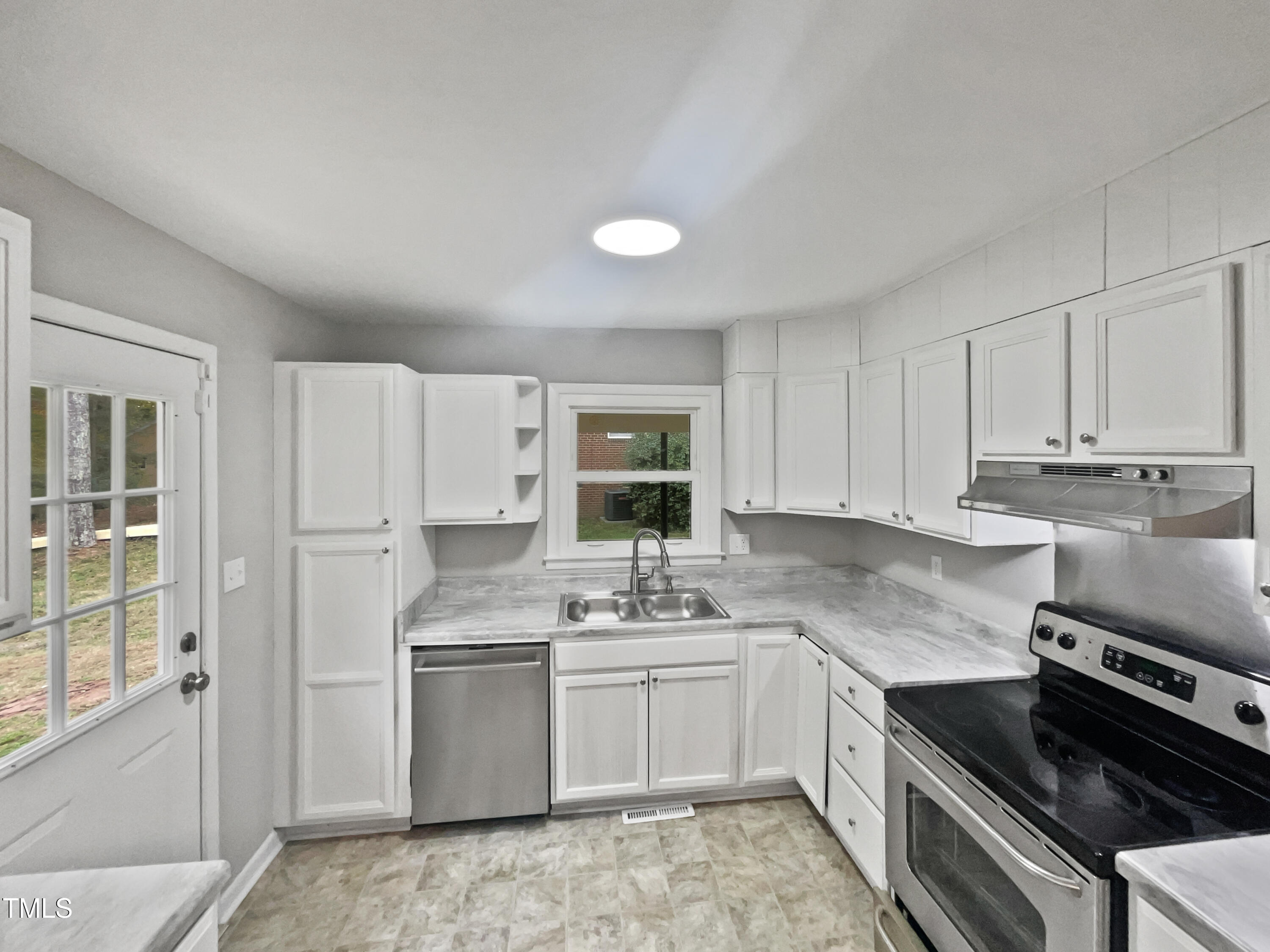 1526 Clermont Road Property Photo 6