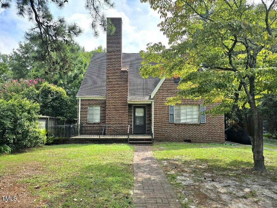 1210 E Holly Street Property Photo 1