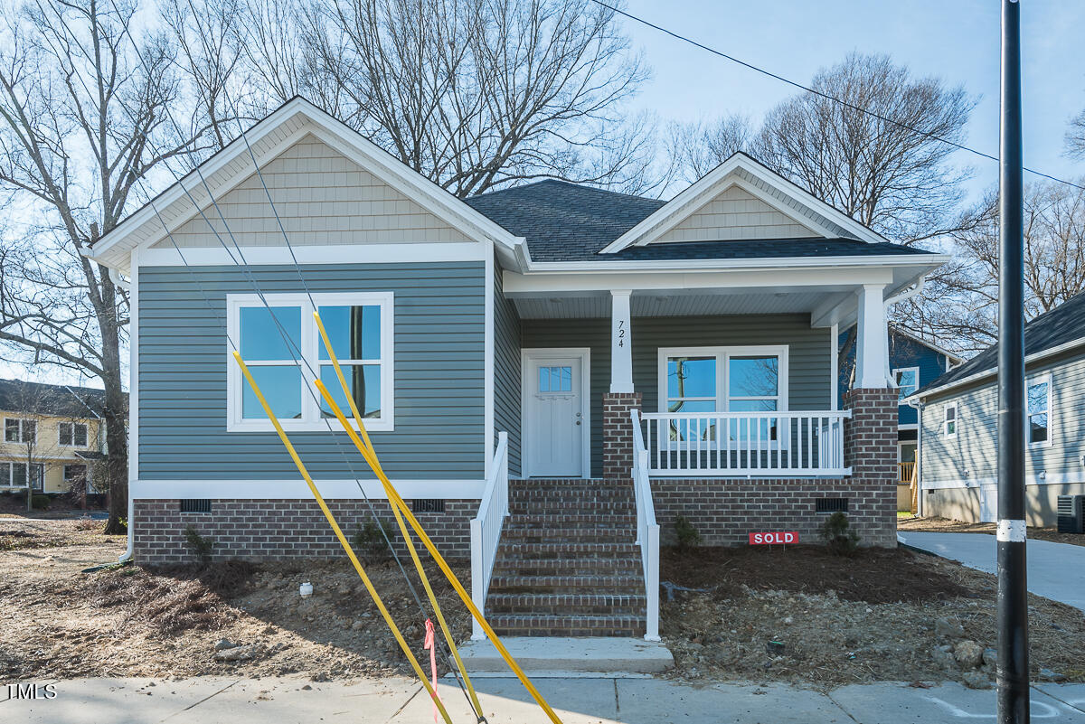 724 Gillespie Street Property Photo