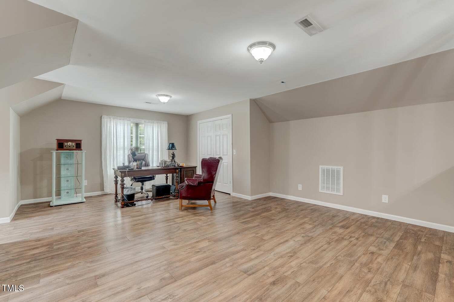 401 Daisy Court Property Photo 29