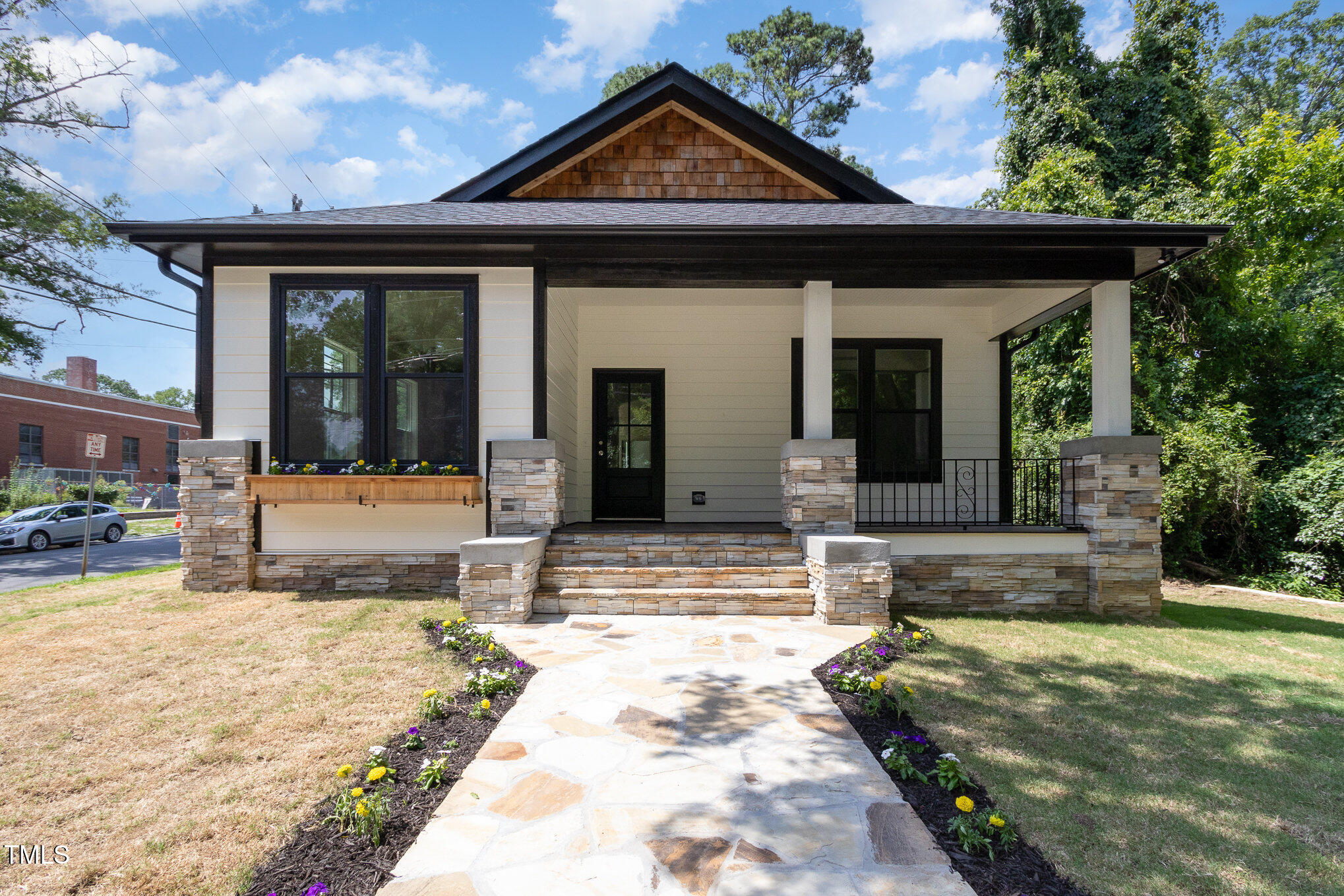 310 W Club Boulevard Property Photo