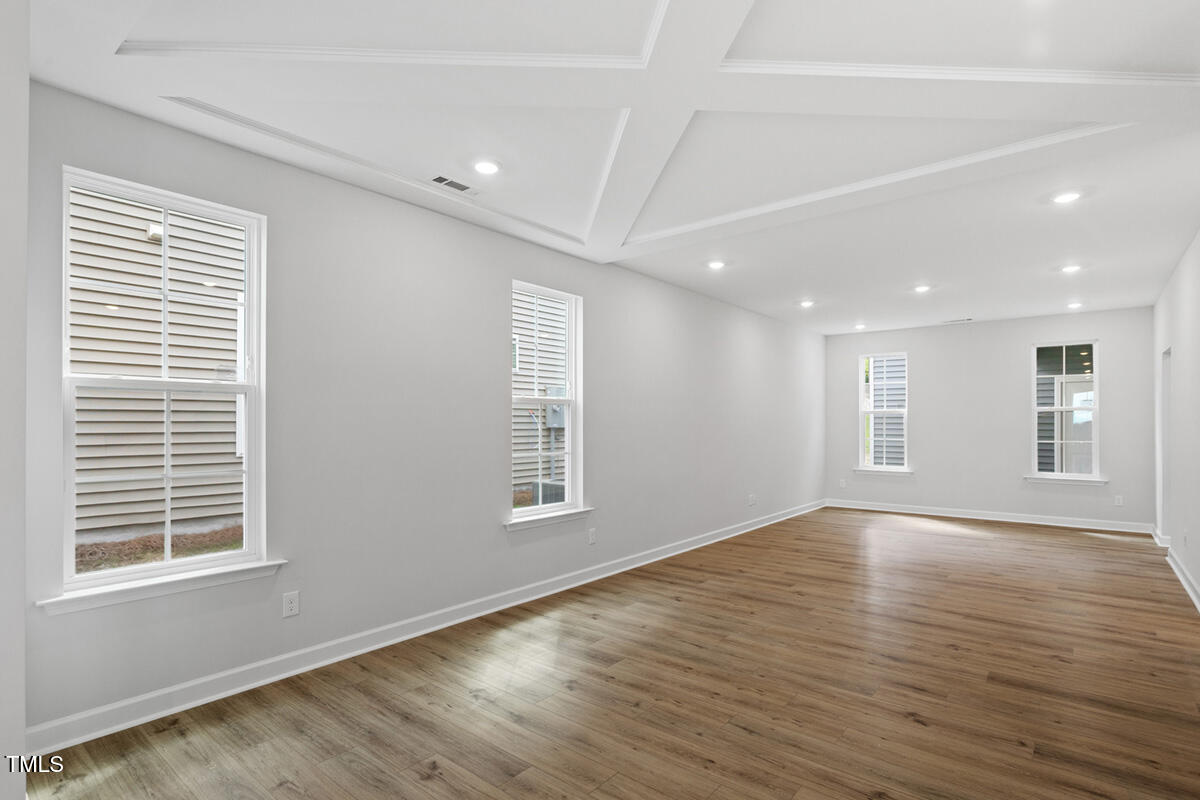 276 White Oak Garden Way # 210 Property Photo 6