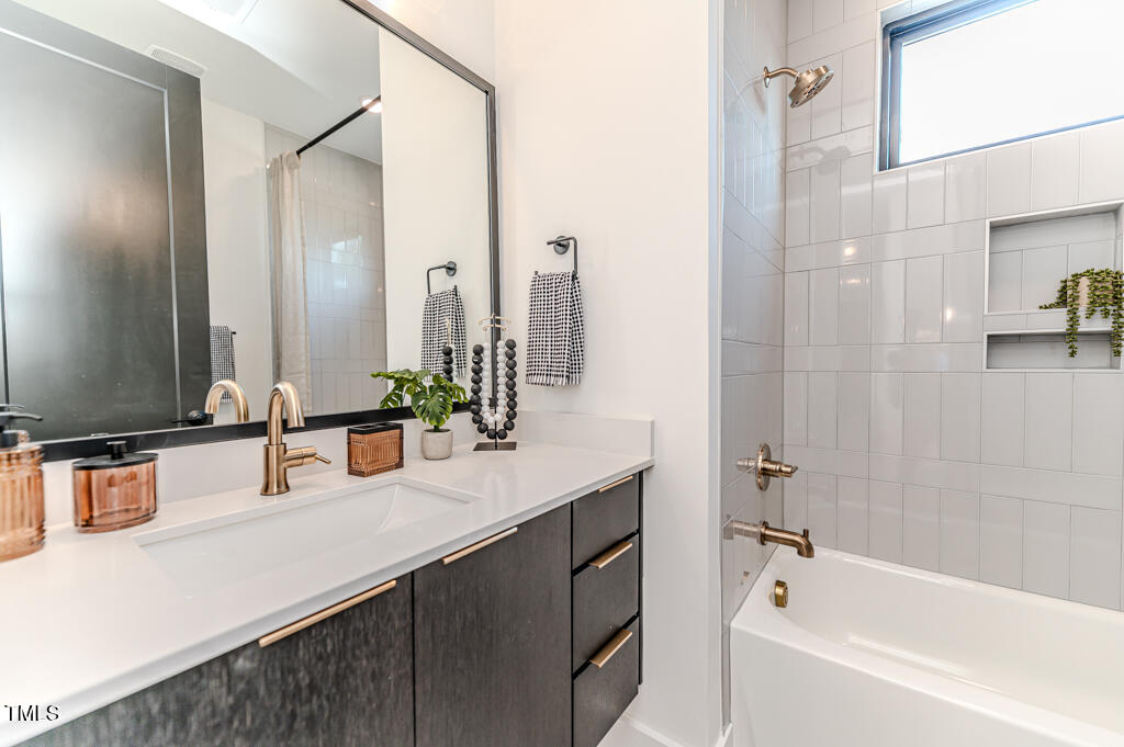 512 Gordon Street # 402 Property Photo 16