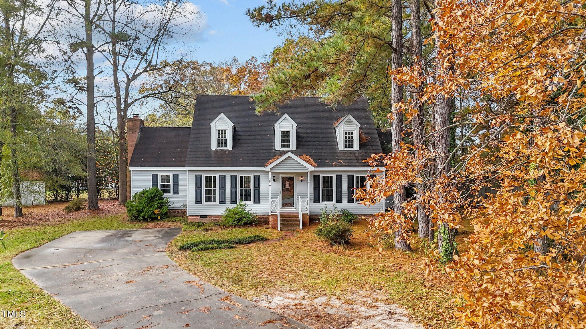 Applewood Real Estate Listings Main Image