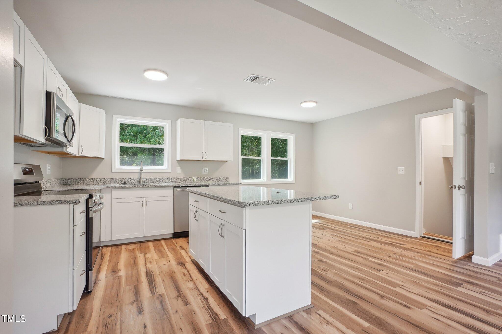 1379 Juniper Lake Road Property Photo 10