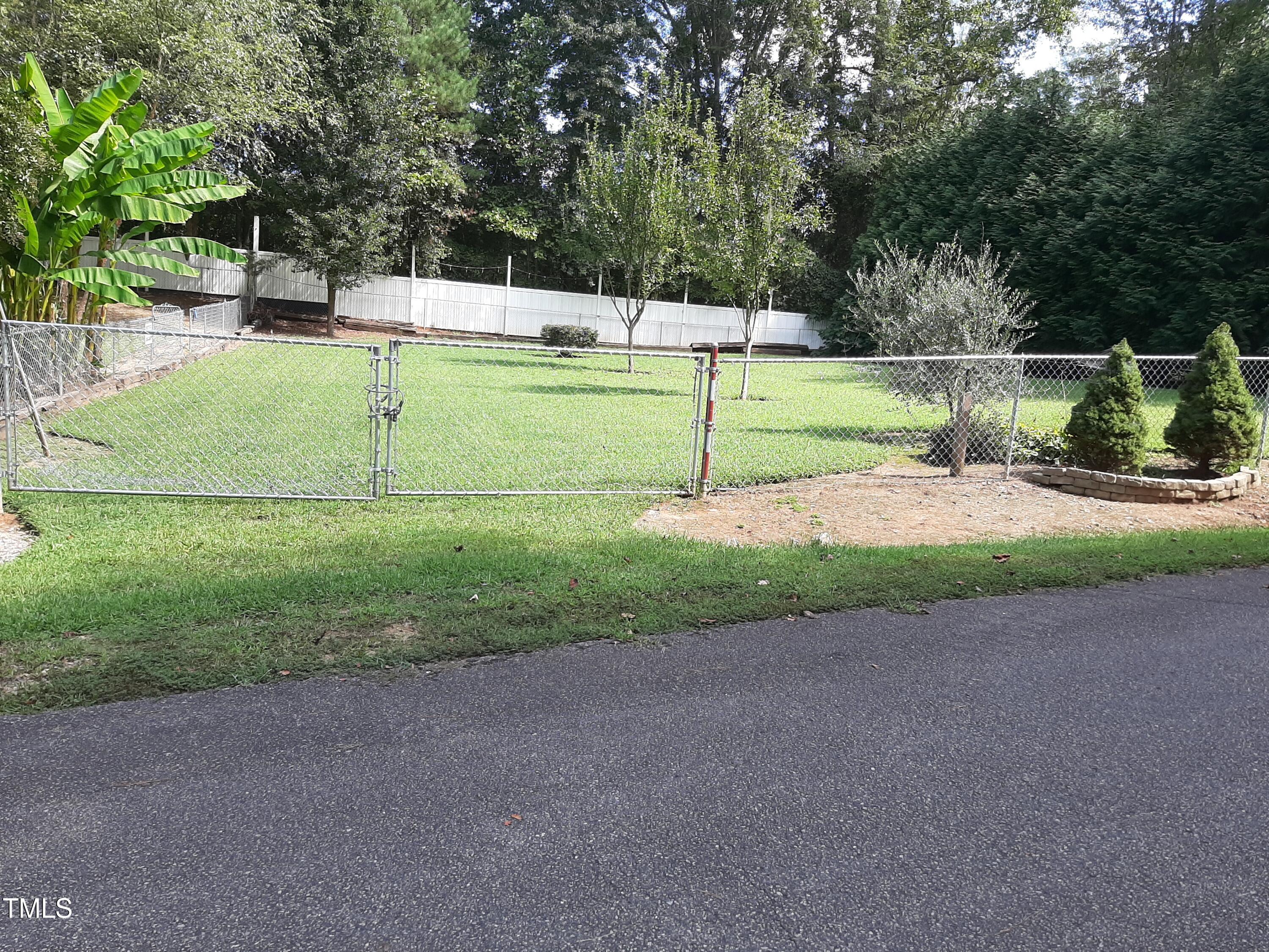 307 Cree Drive Drive Property Photo 4