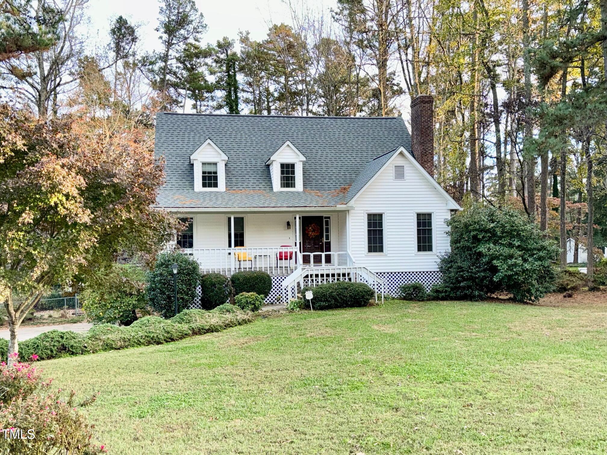 1613 Parker Lane Property Photo 1