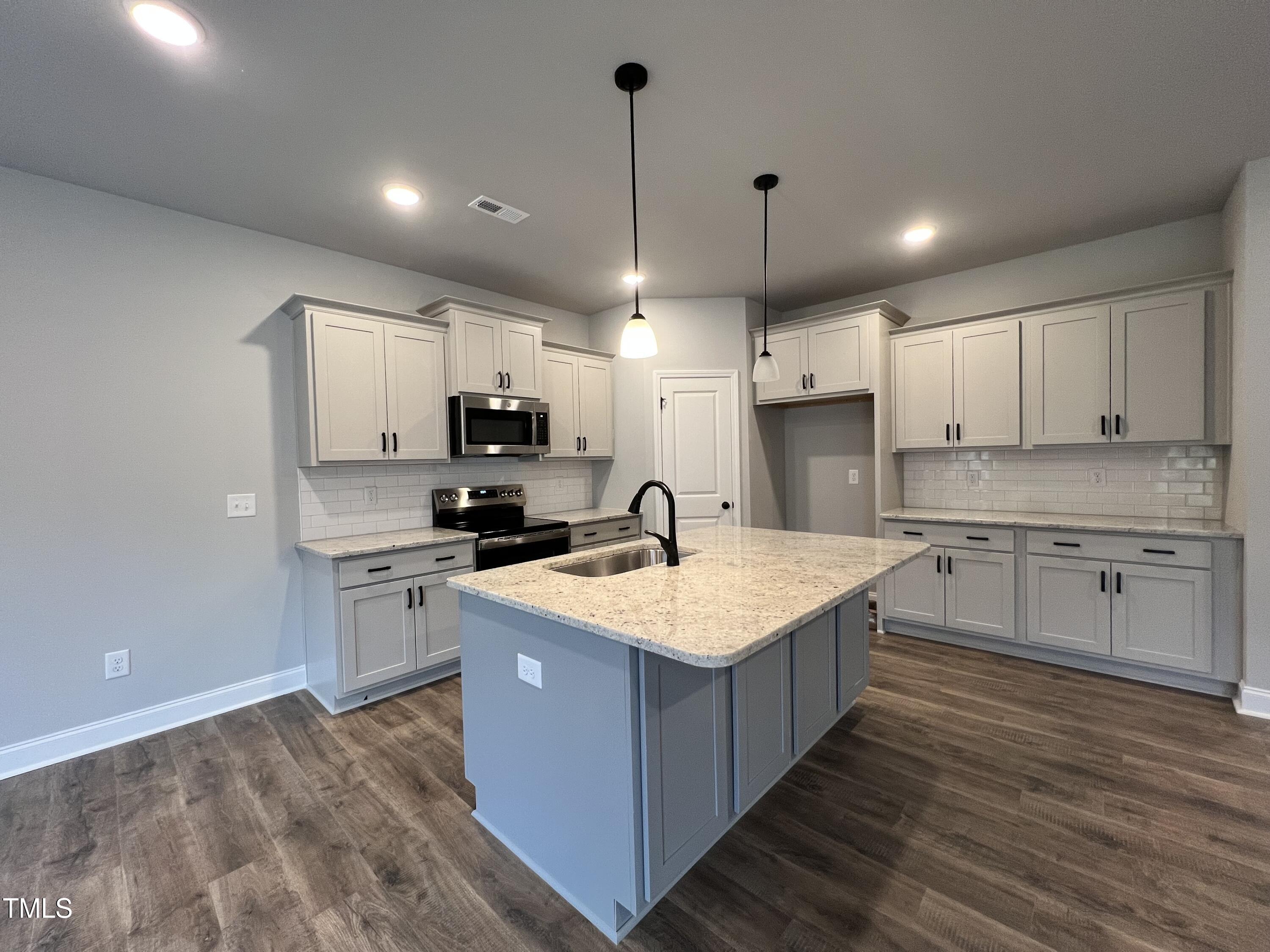 132 S Mistflower Street Property Photo 2